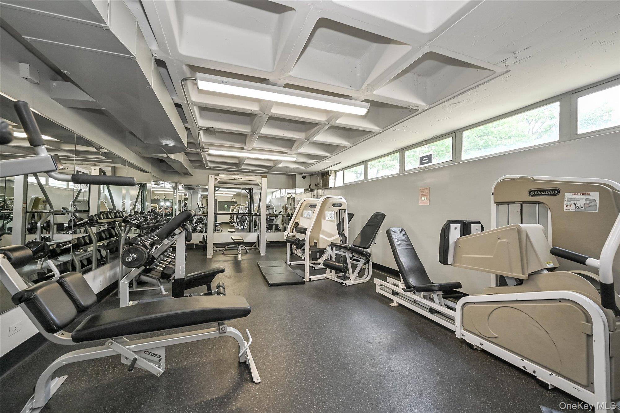 150-38 Union Turnpike, Unit 6F photo 20