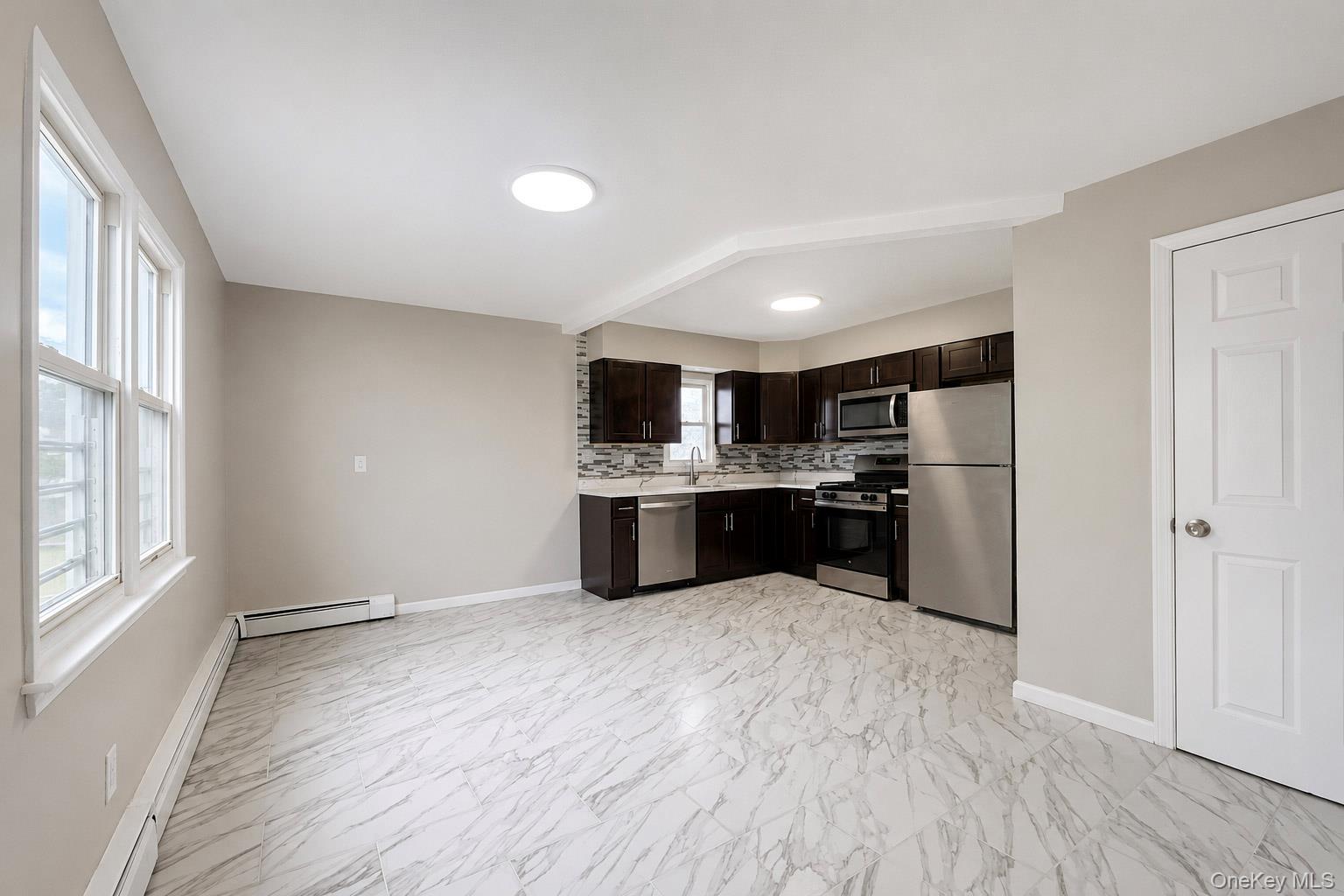 54 Farquhar Avenue, Unit 1 photo 7