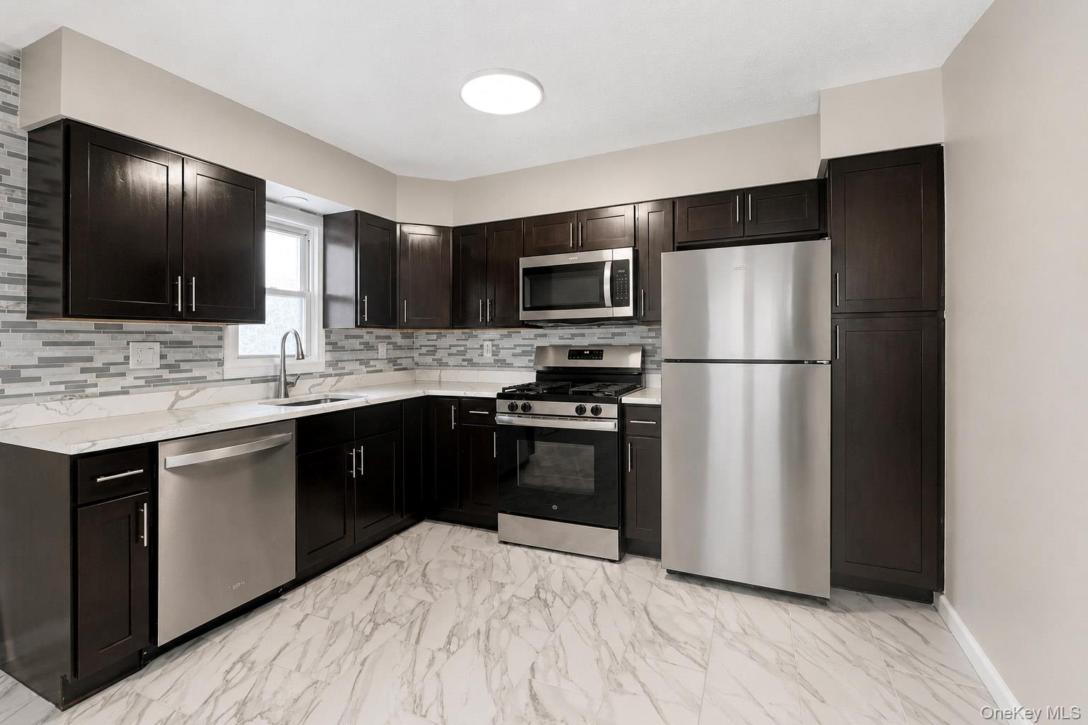 54 Farquhar Avenue, Unit 1 photo 8