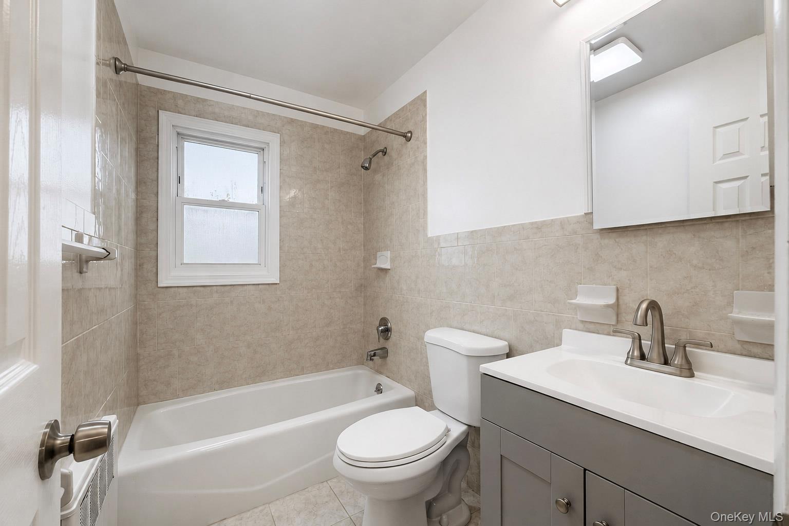 54 Farquhar Avenue, Unit 1 photo 10