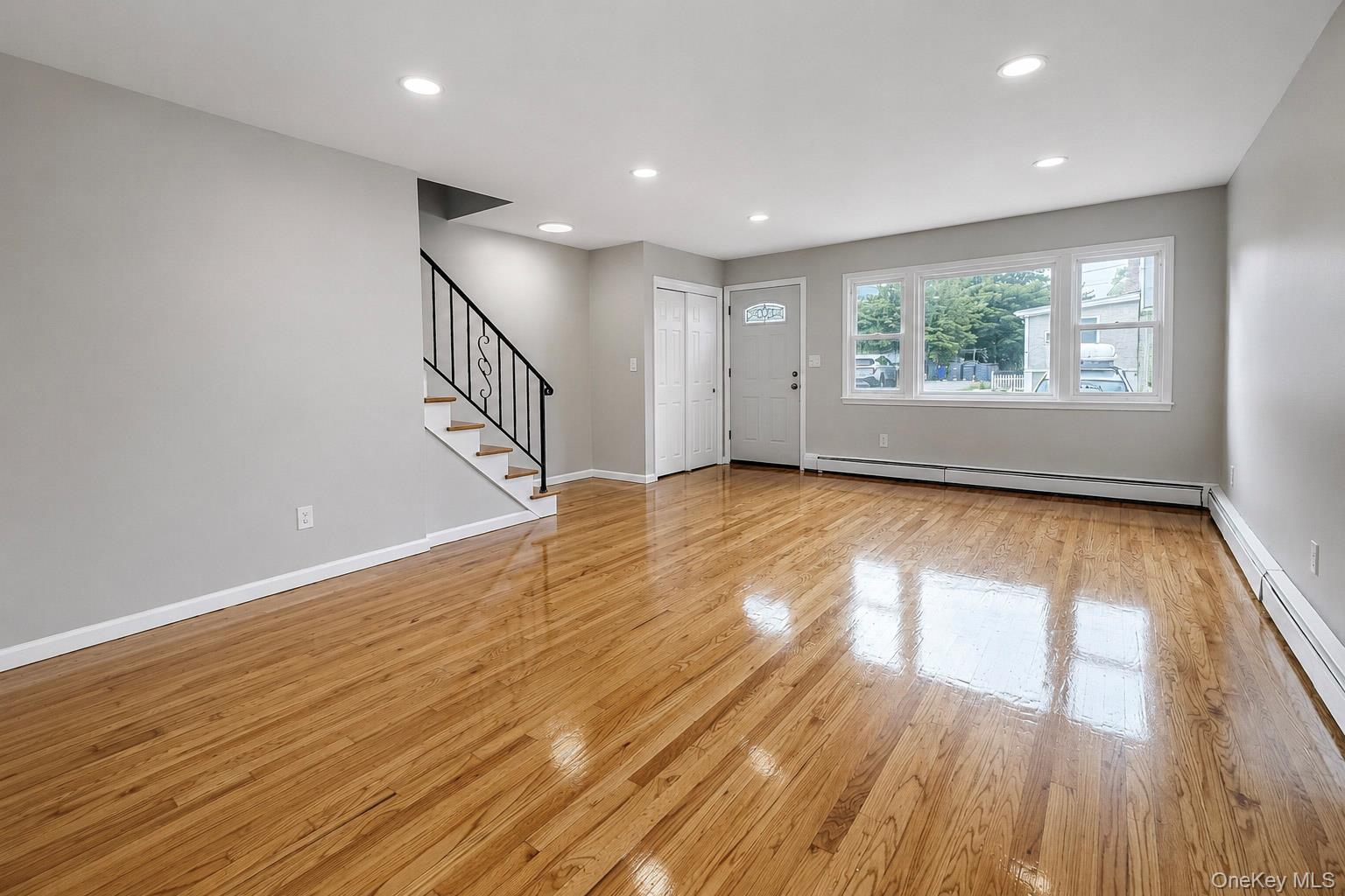 54 Farquhar Avenue, Unit 1 photo 4