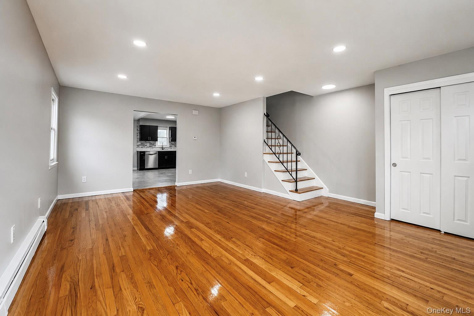 54 Farquhar Avenue, Unit 1 photo 3