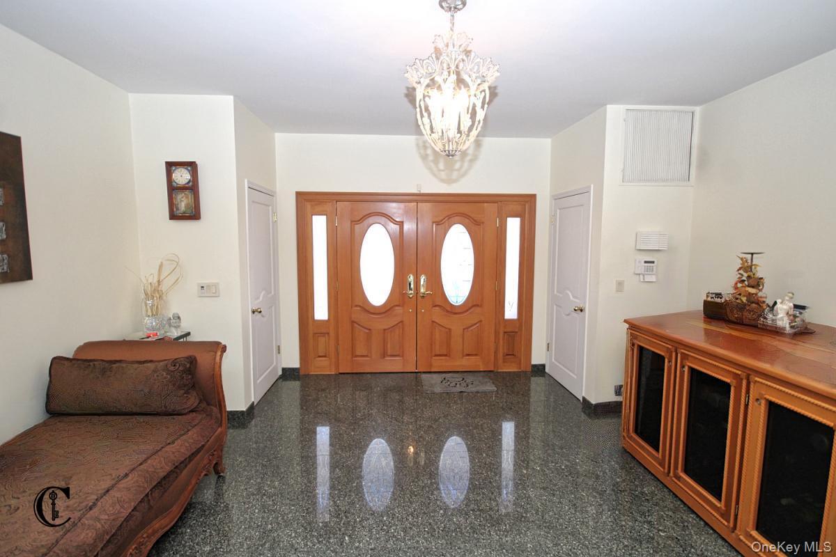 2026 E 74 Street – For Sale photo 4