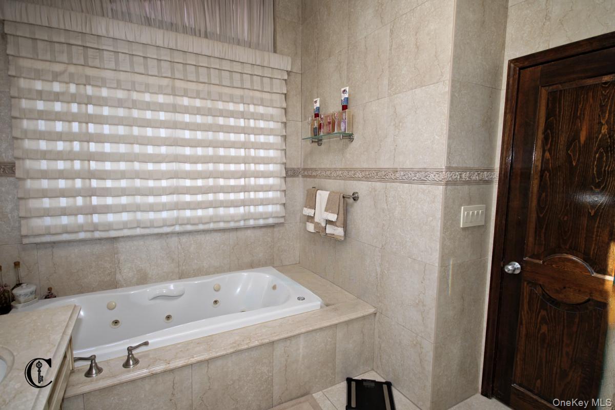 2026 E 74 Street – For Sale photo 41