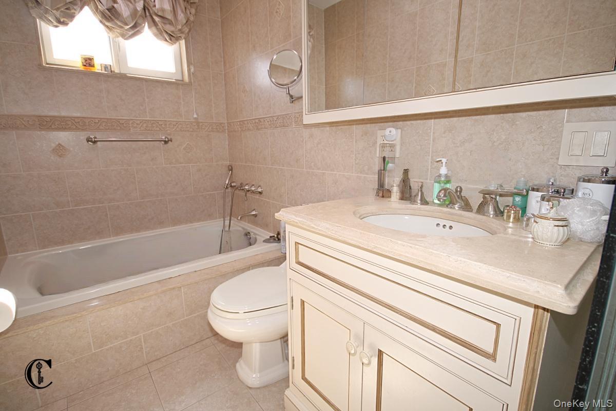 2026 E 74 Street – For Sale photo 34