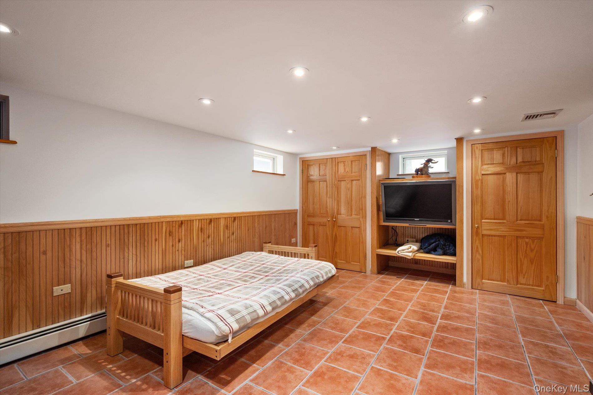 1118 Howard Drive – For Sale photo 13