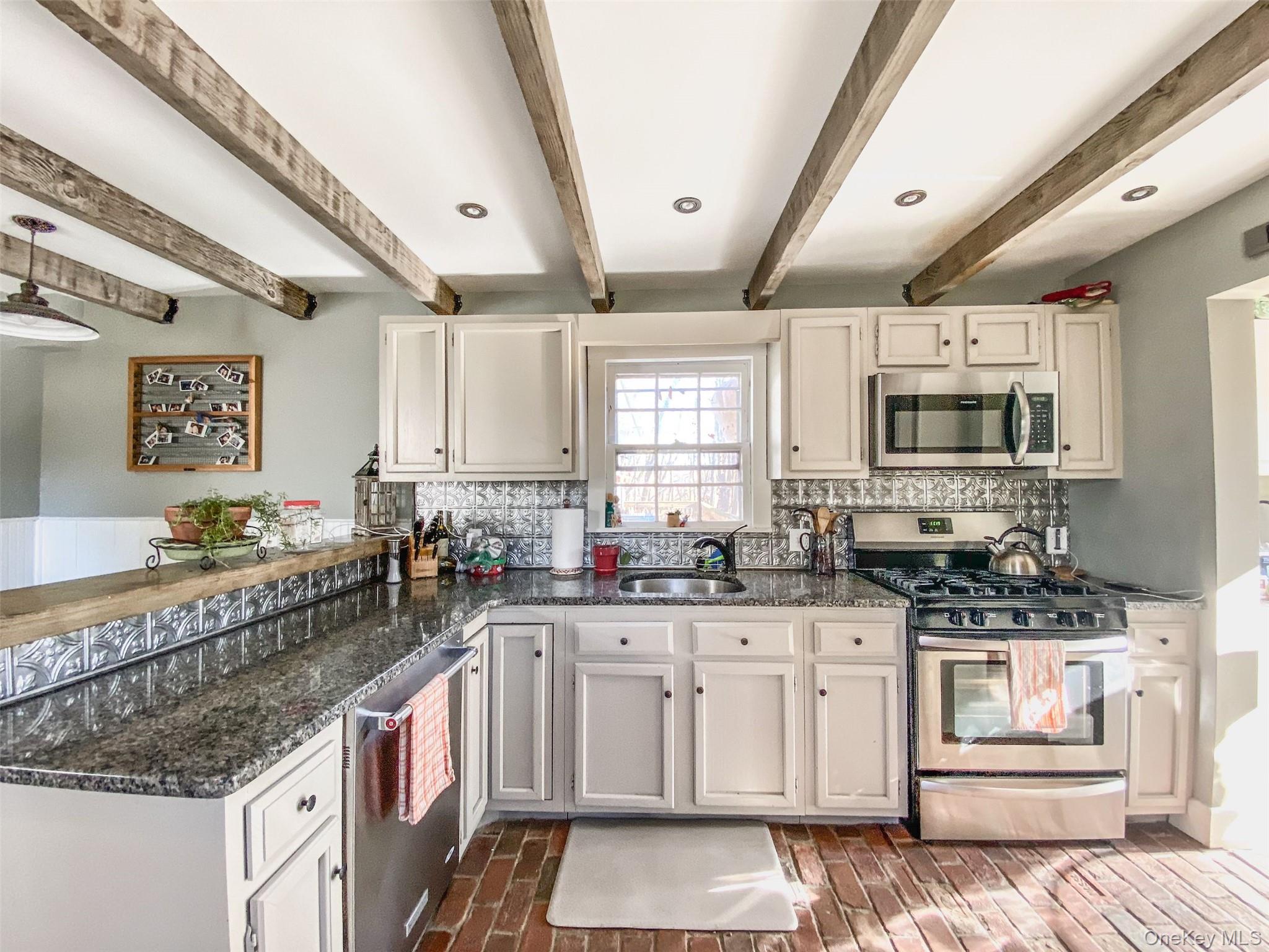14500 Main Road – For Rent photo 2