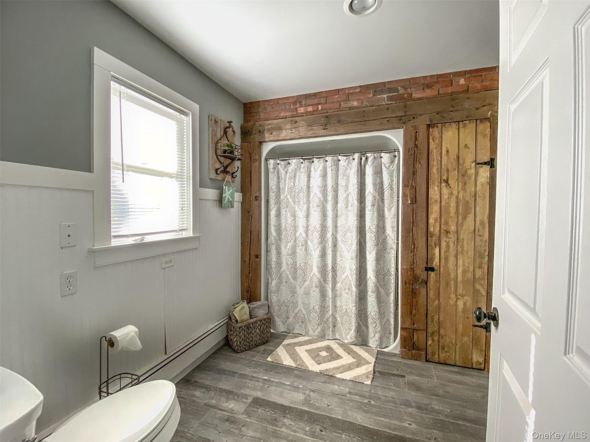 14500 Main Road – For Rent photo 9