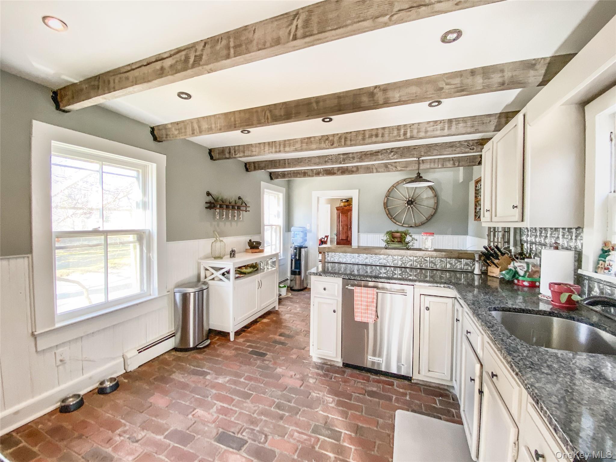 14500 Main Road – For Rent photo 3