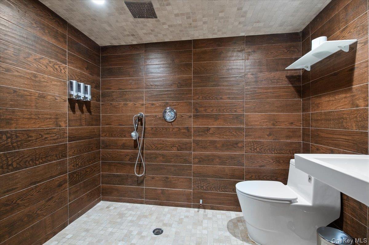 97 Pine Hollow Road – For Rent photo 18