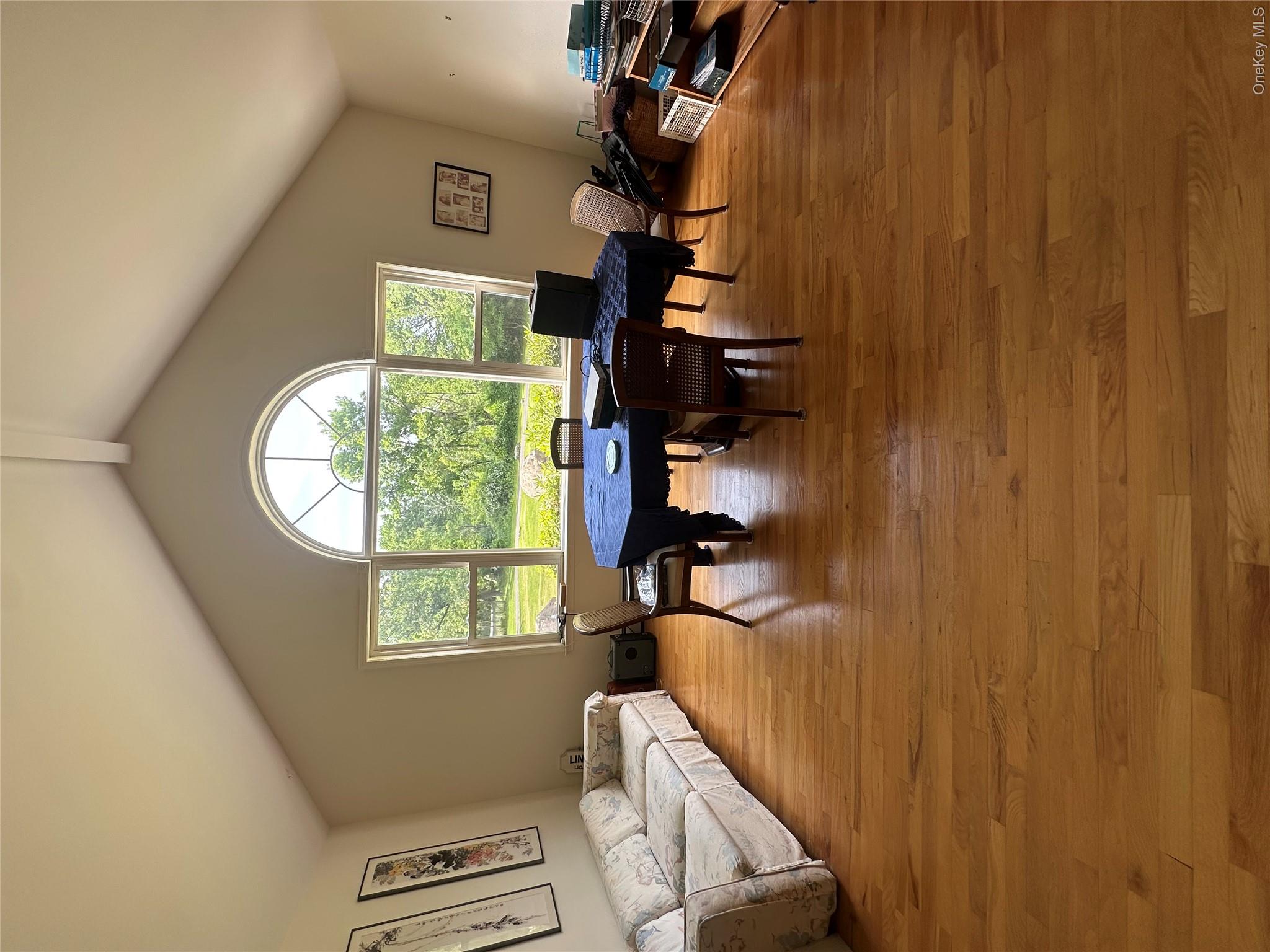 36 Greentree Lane – For Sale photo 4