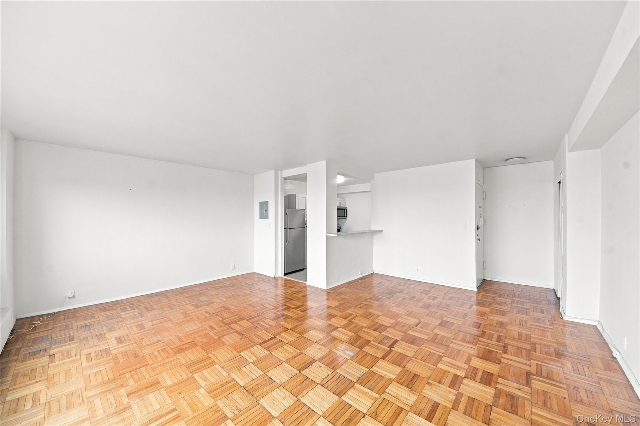 8 Fordham Hill Oval, Unit 16D photo 5