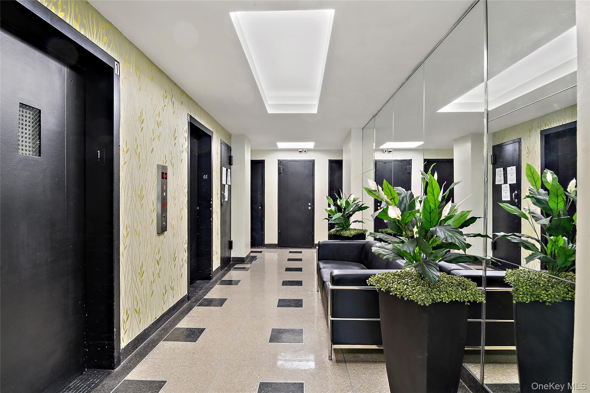 8 Fordham Hill Oval, Unit 16D photo 17