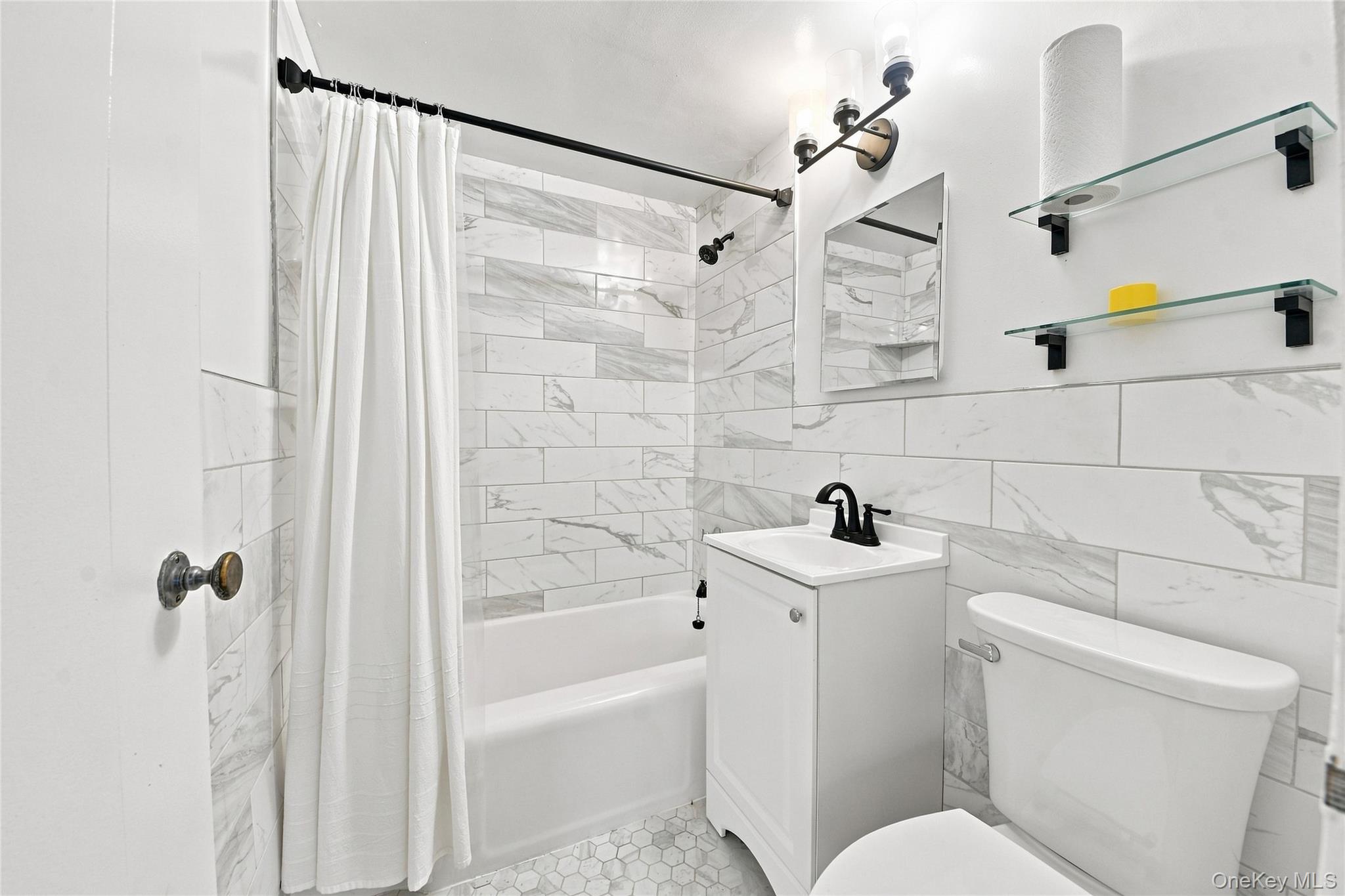 8 Fordham Hill Oval, Unit 16D photo 13