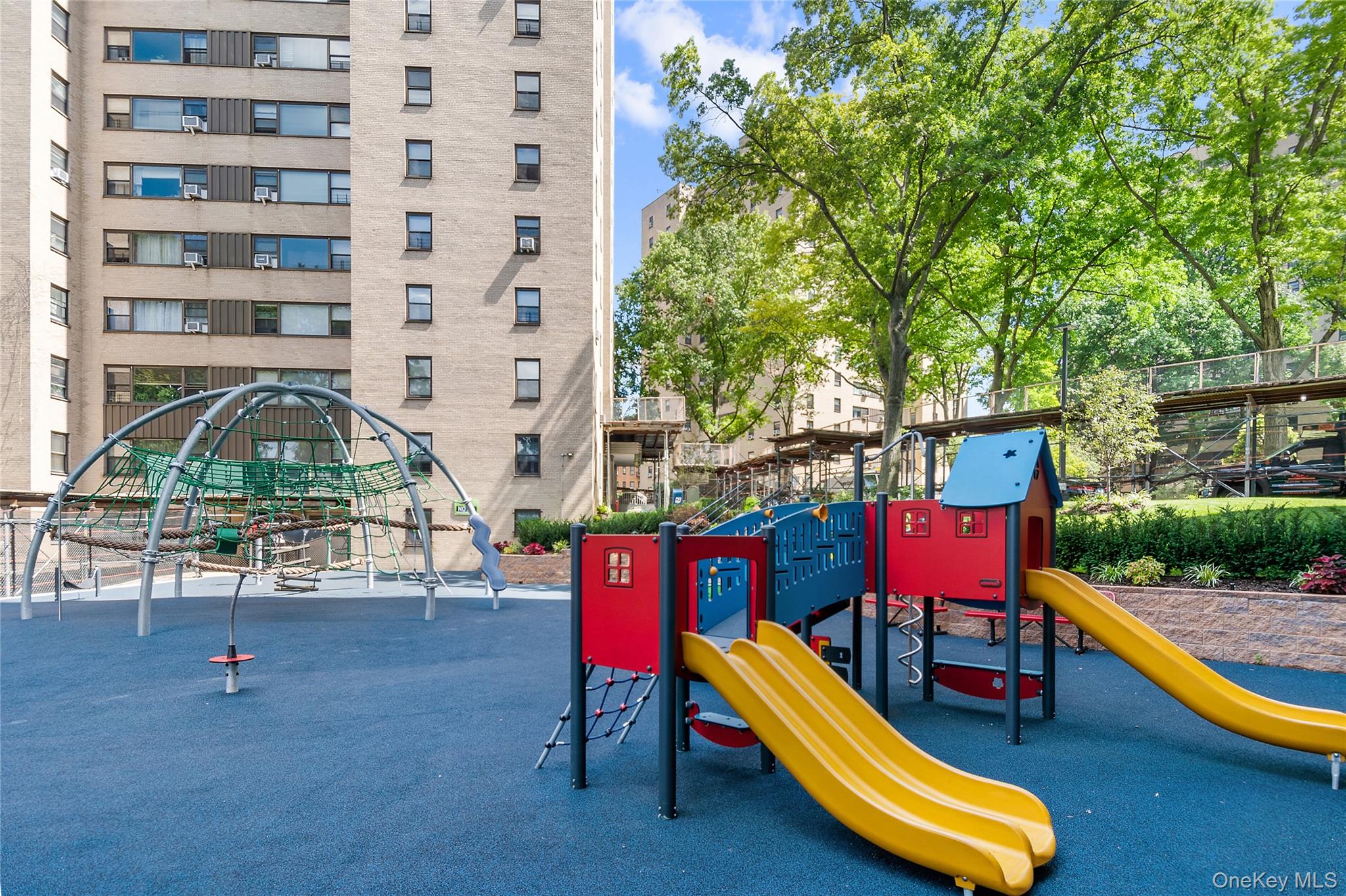 8 Fordham Hill Oval, Unit 16D photo 16