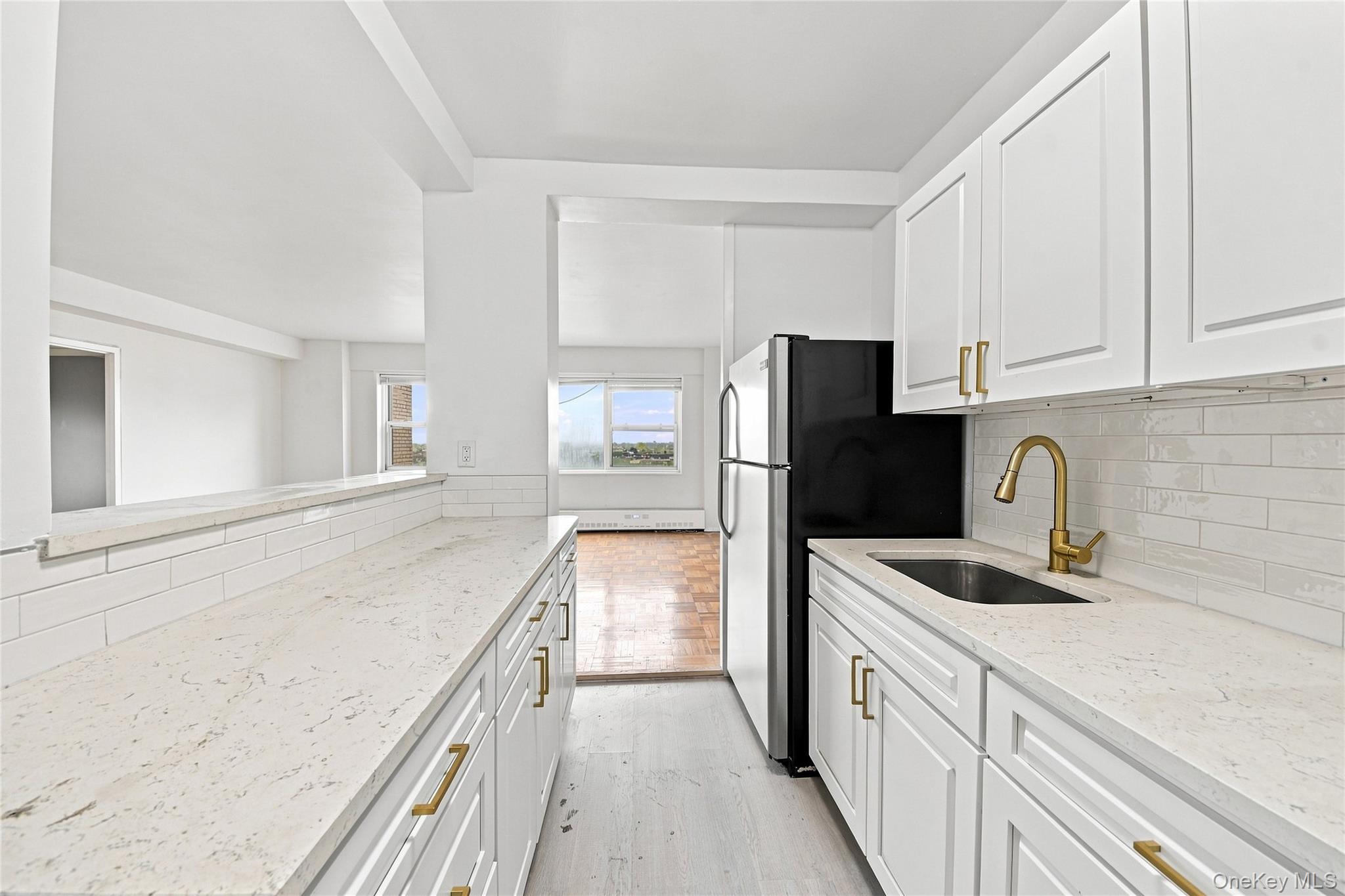 8 Fordham Hill Oval, Unit 16D photo 7