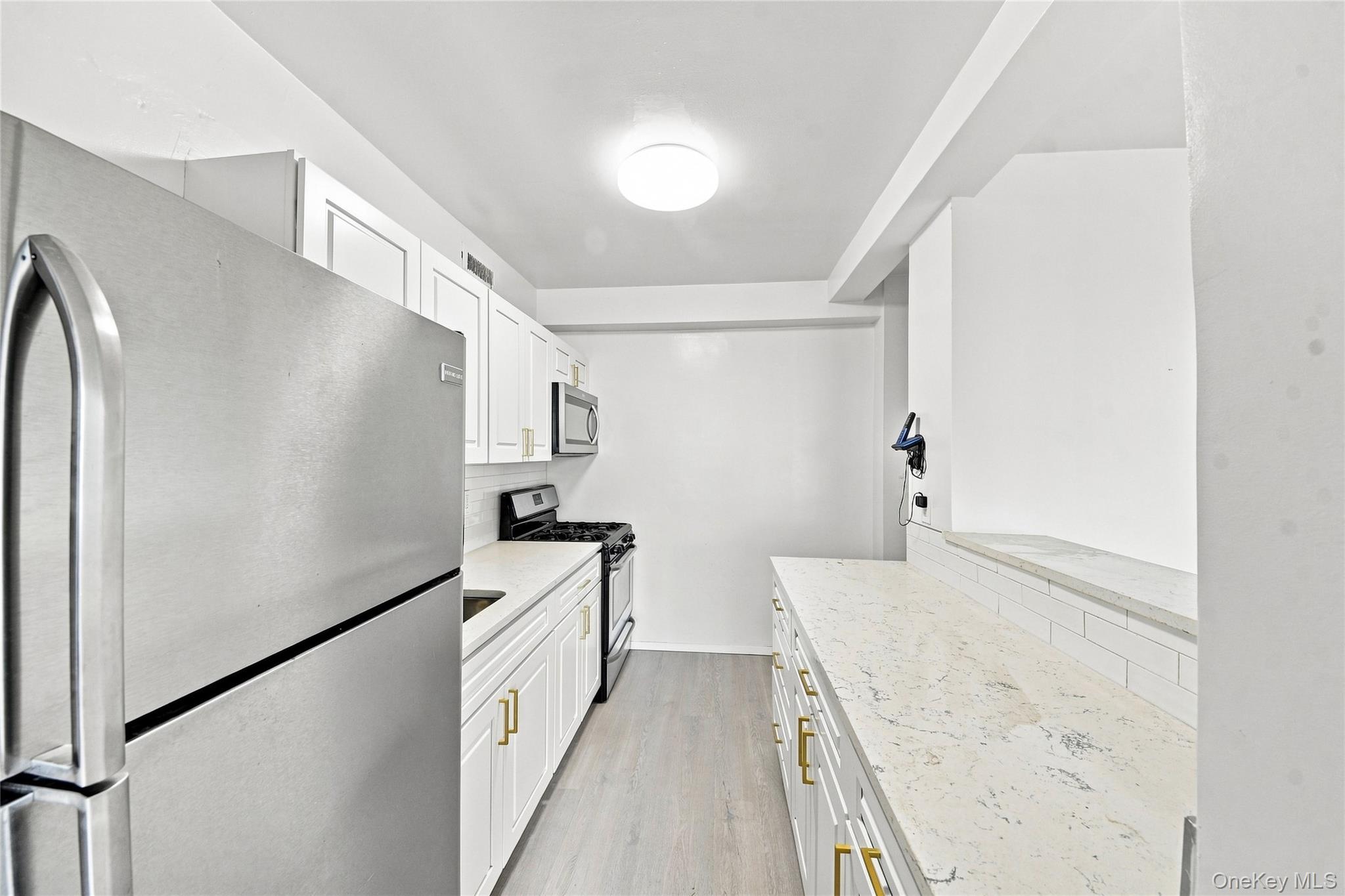 8 Fordham Hill Oval, Unit 16D photo 9