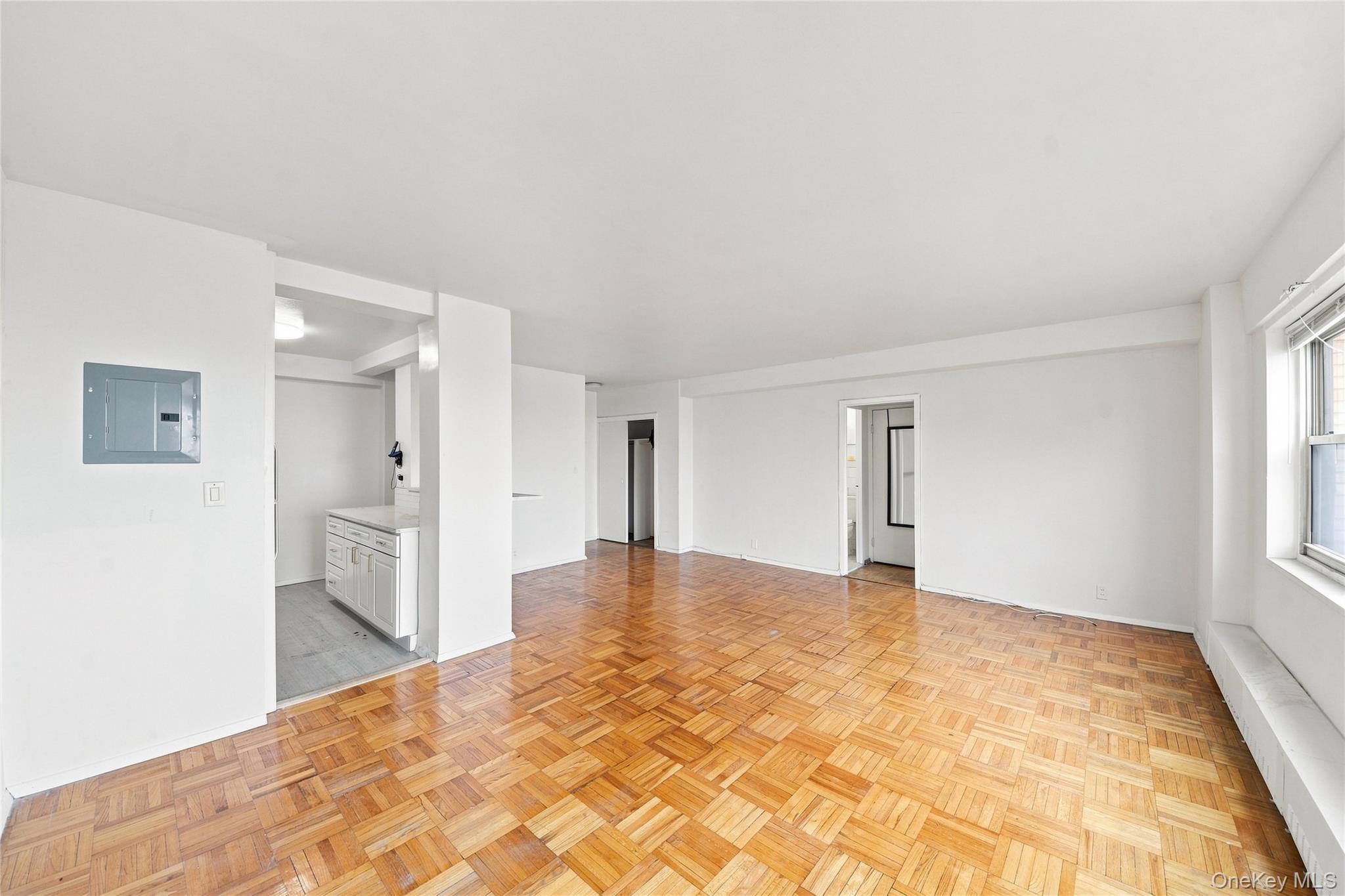8 Fordham Hill Oval, Unit 16D photo 4