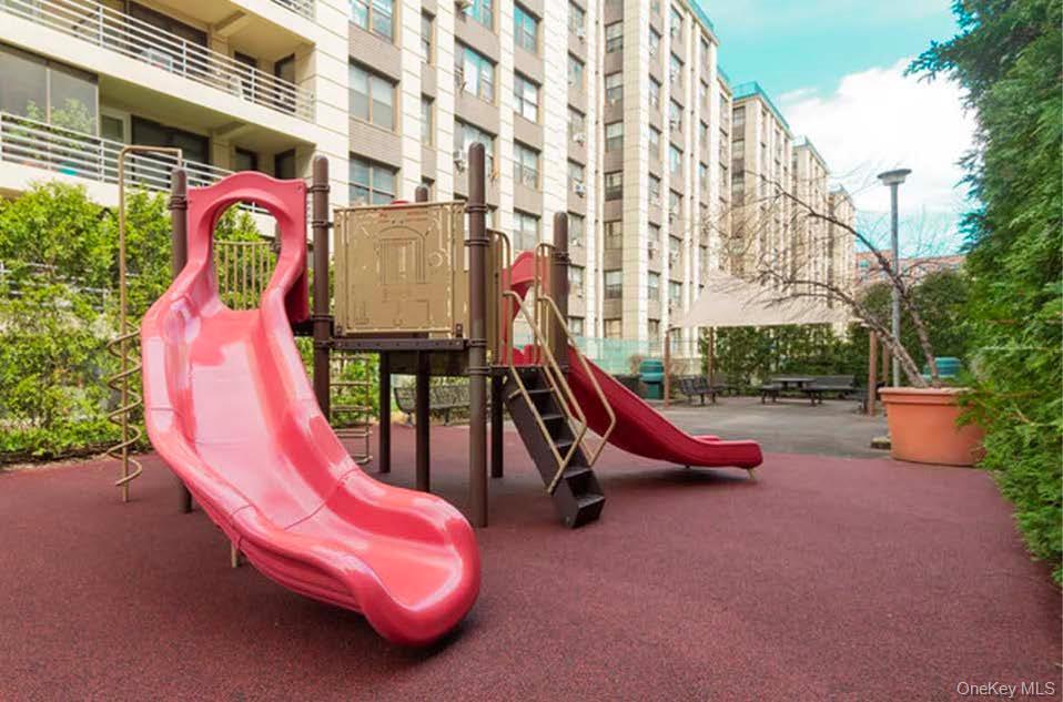 9809 64th Road, Unit 3D photo 4