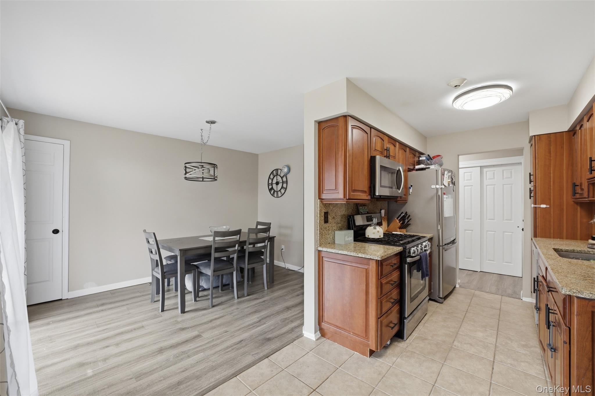25 College Avenue, Unit 707 photo 18