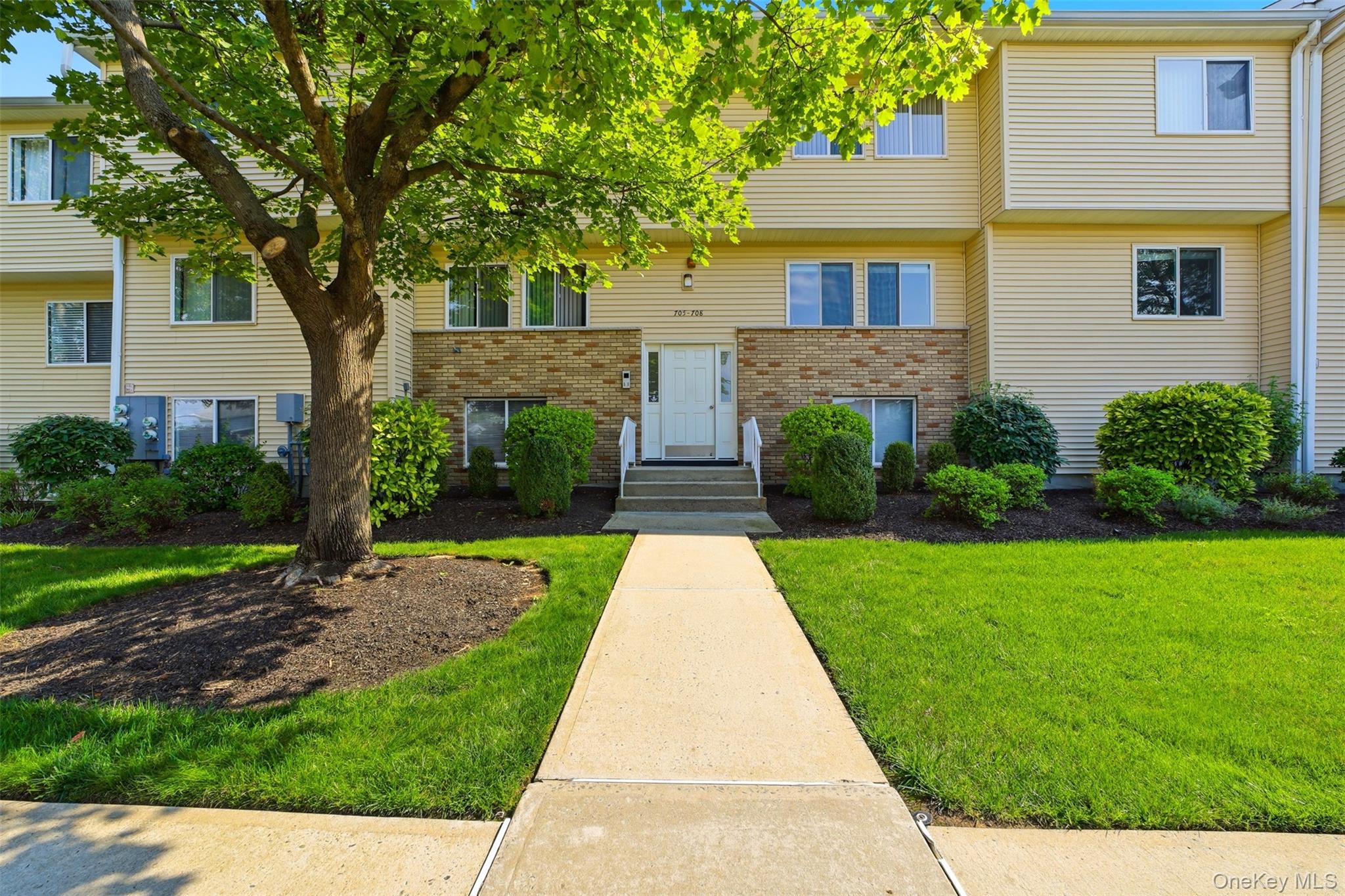 25 College Avenue, Unit 707