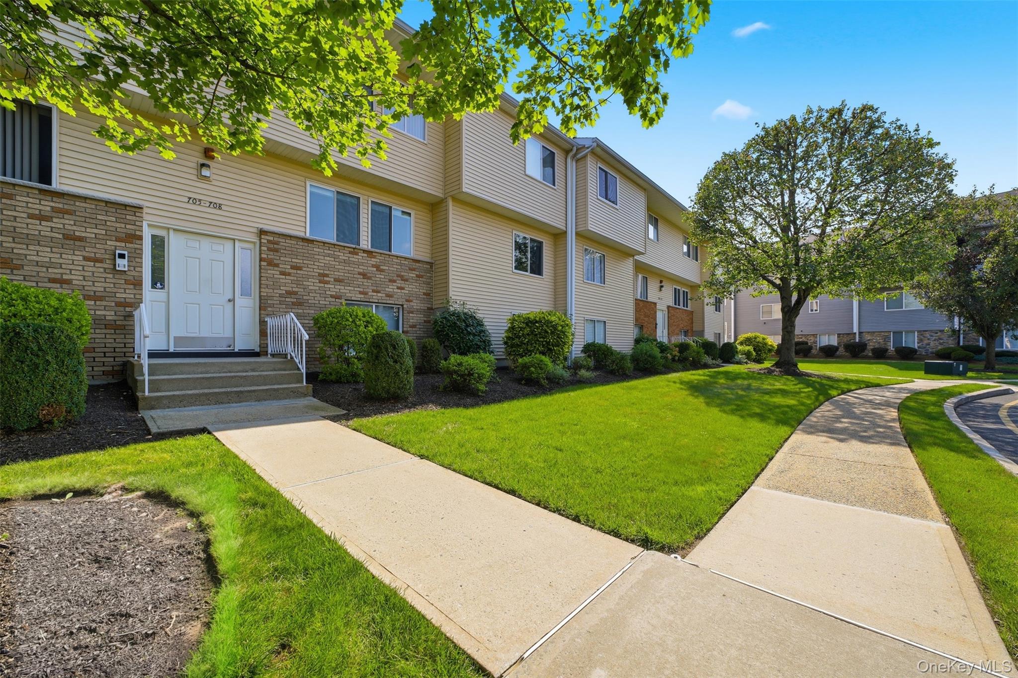 25 College Avenue, Unit 707 photo 3