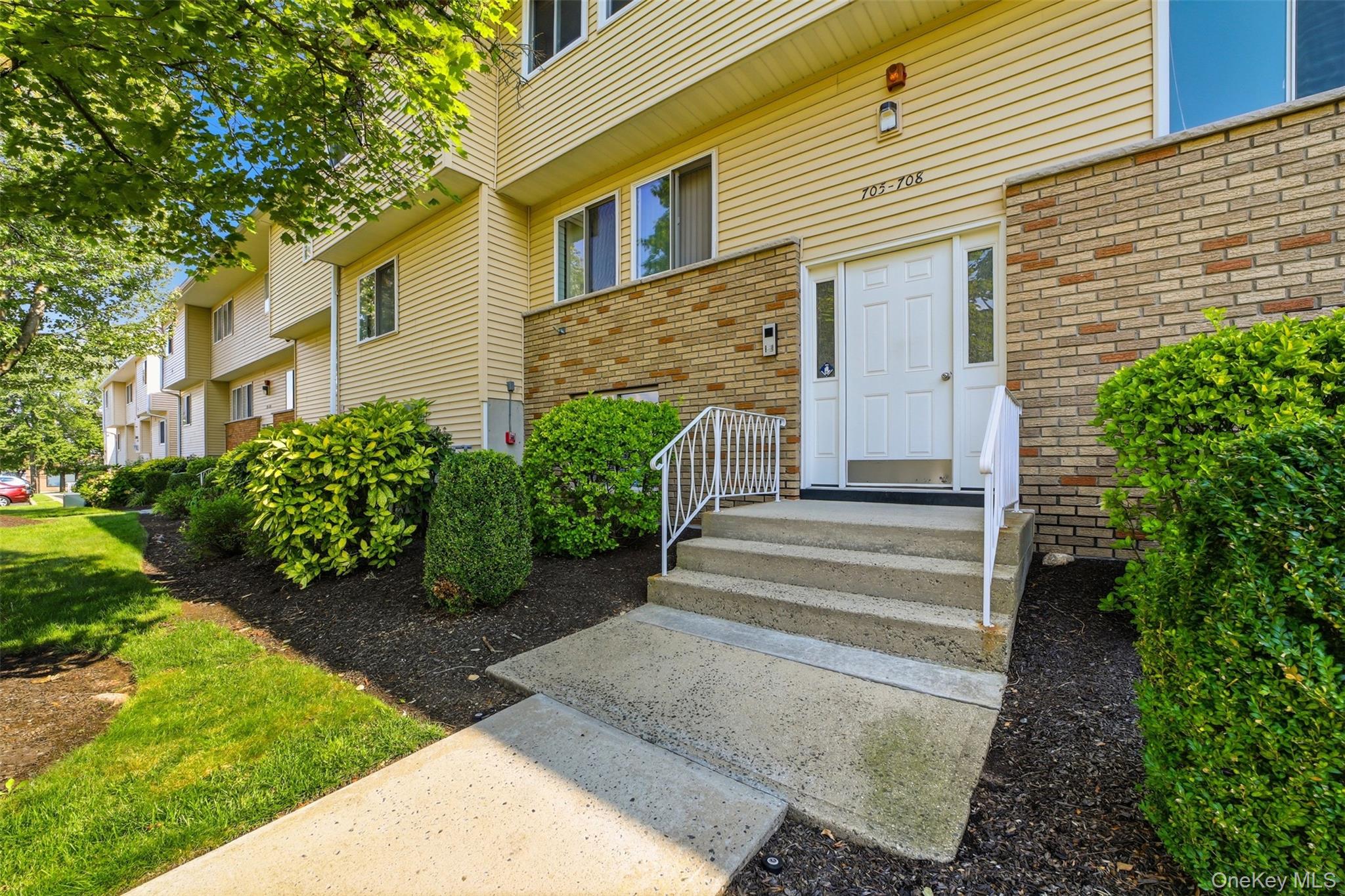 25 College Avenue, Unit 707 photo 4