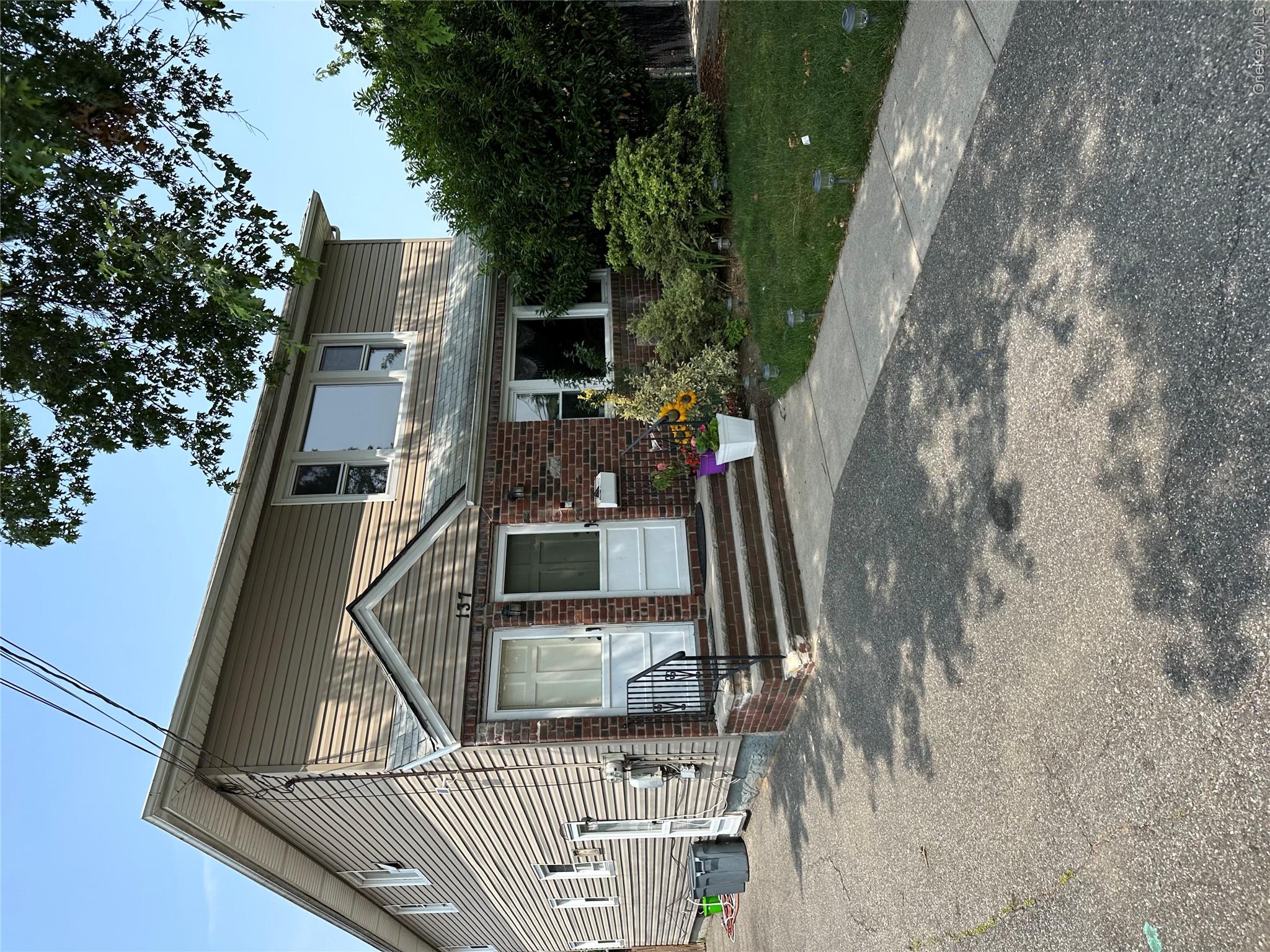 137 Nassau Boulevard – For Rent