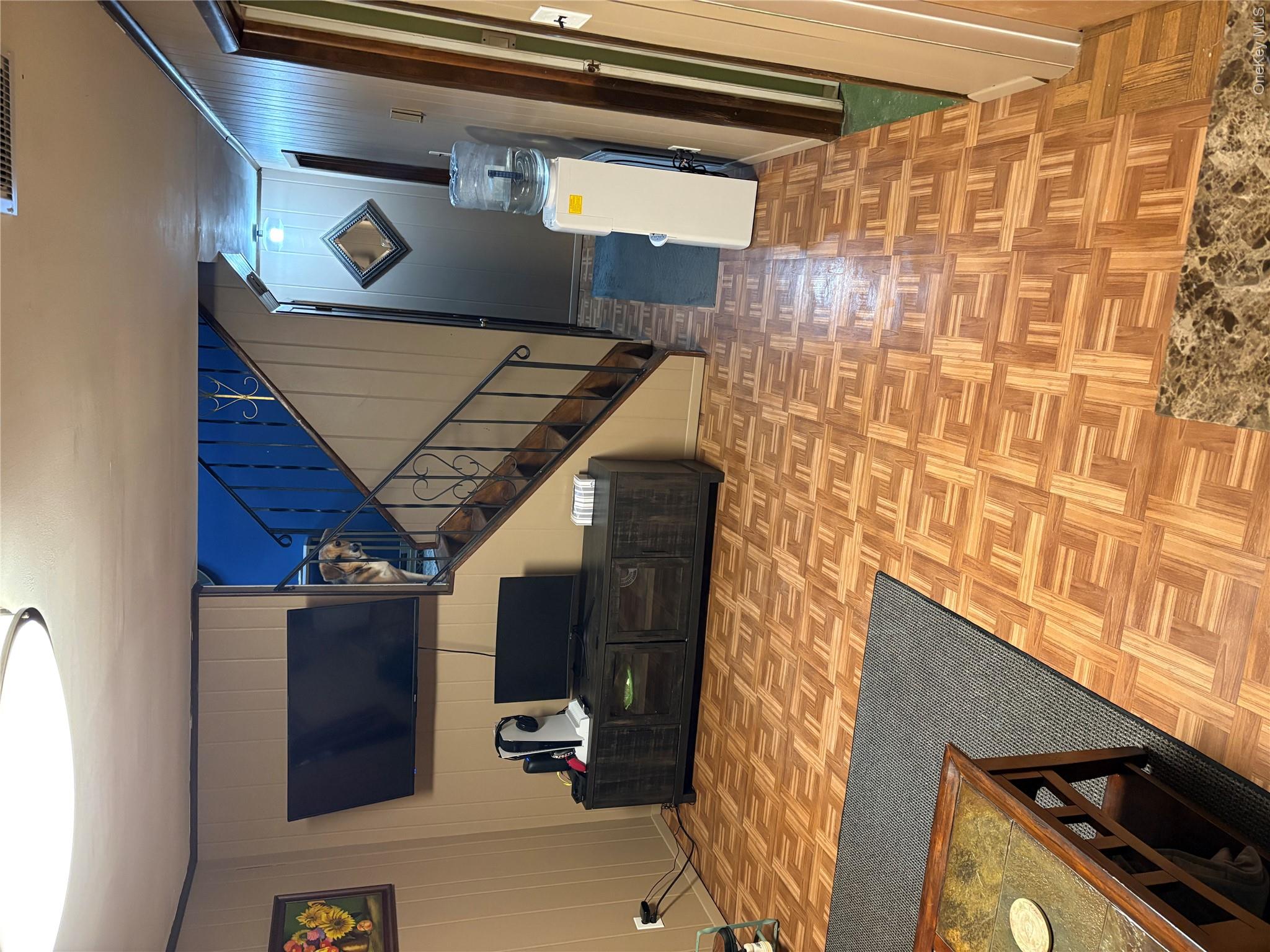 1 Walnut Trail W – For Sale photo 16