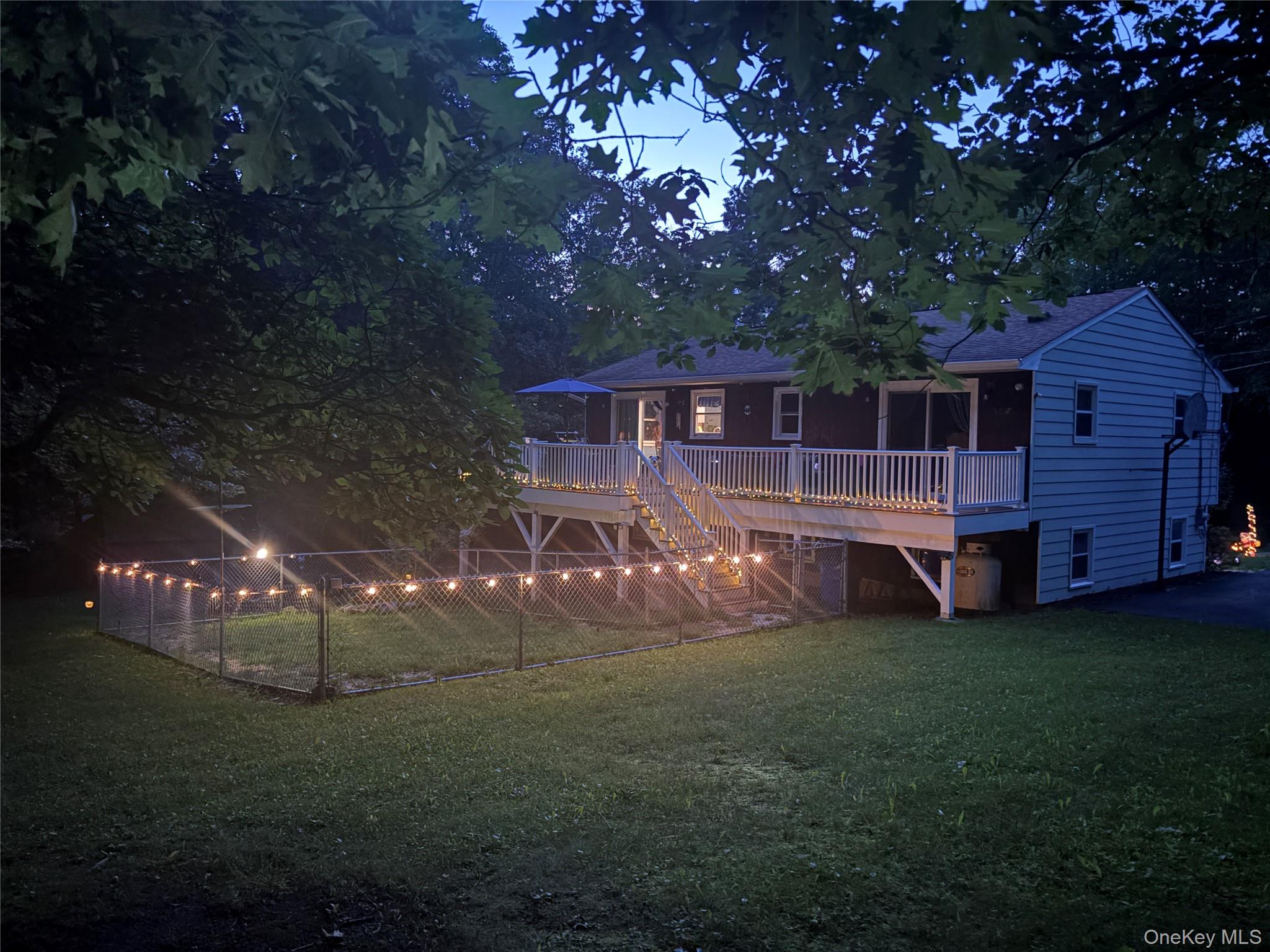 1 Walnut Trail W – For Sale photo 2
