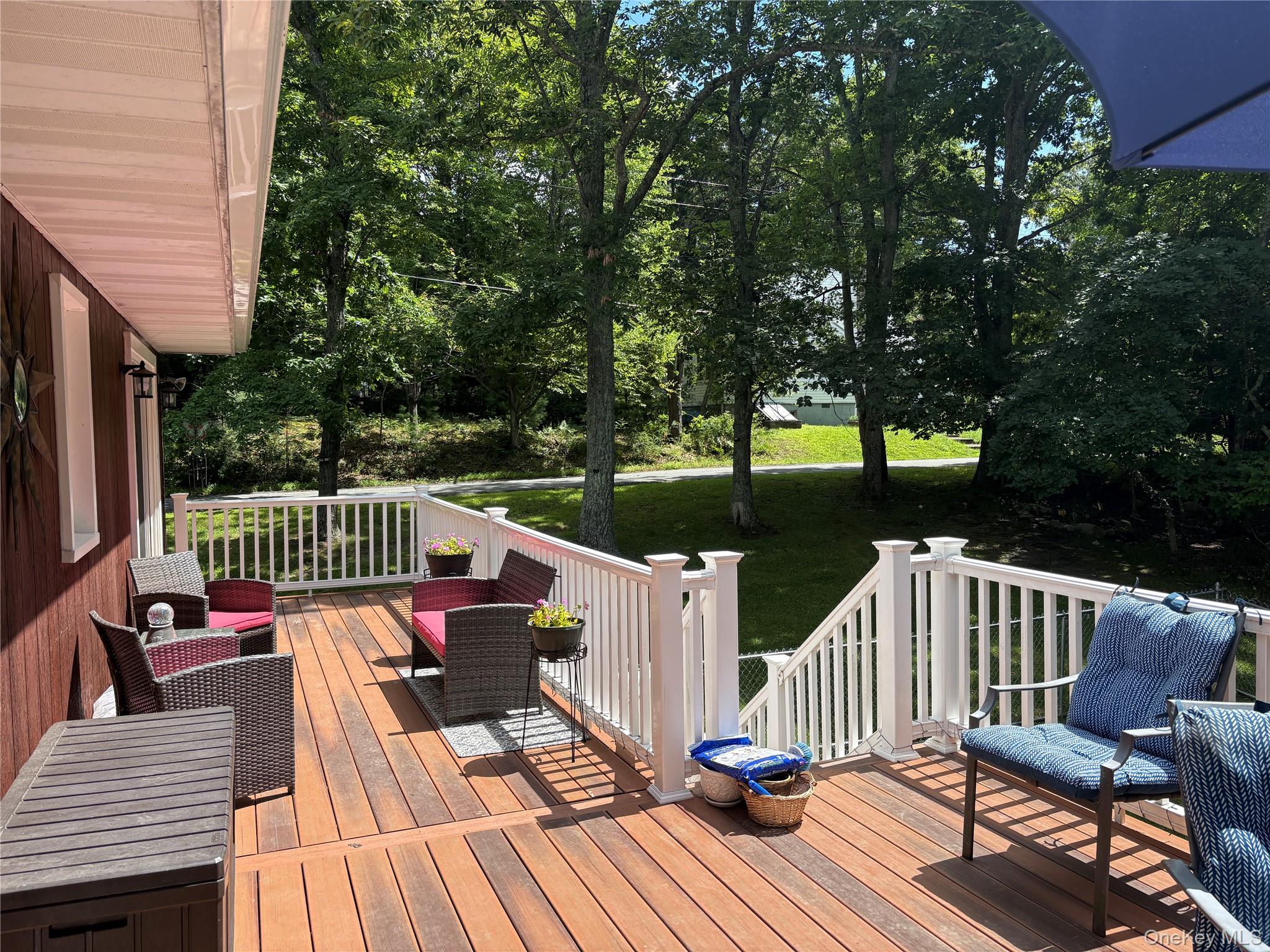 1 Walnut Trail W – For Sale photo 3