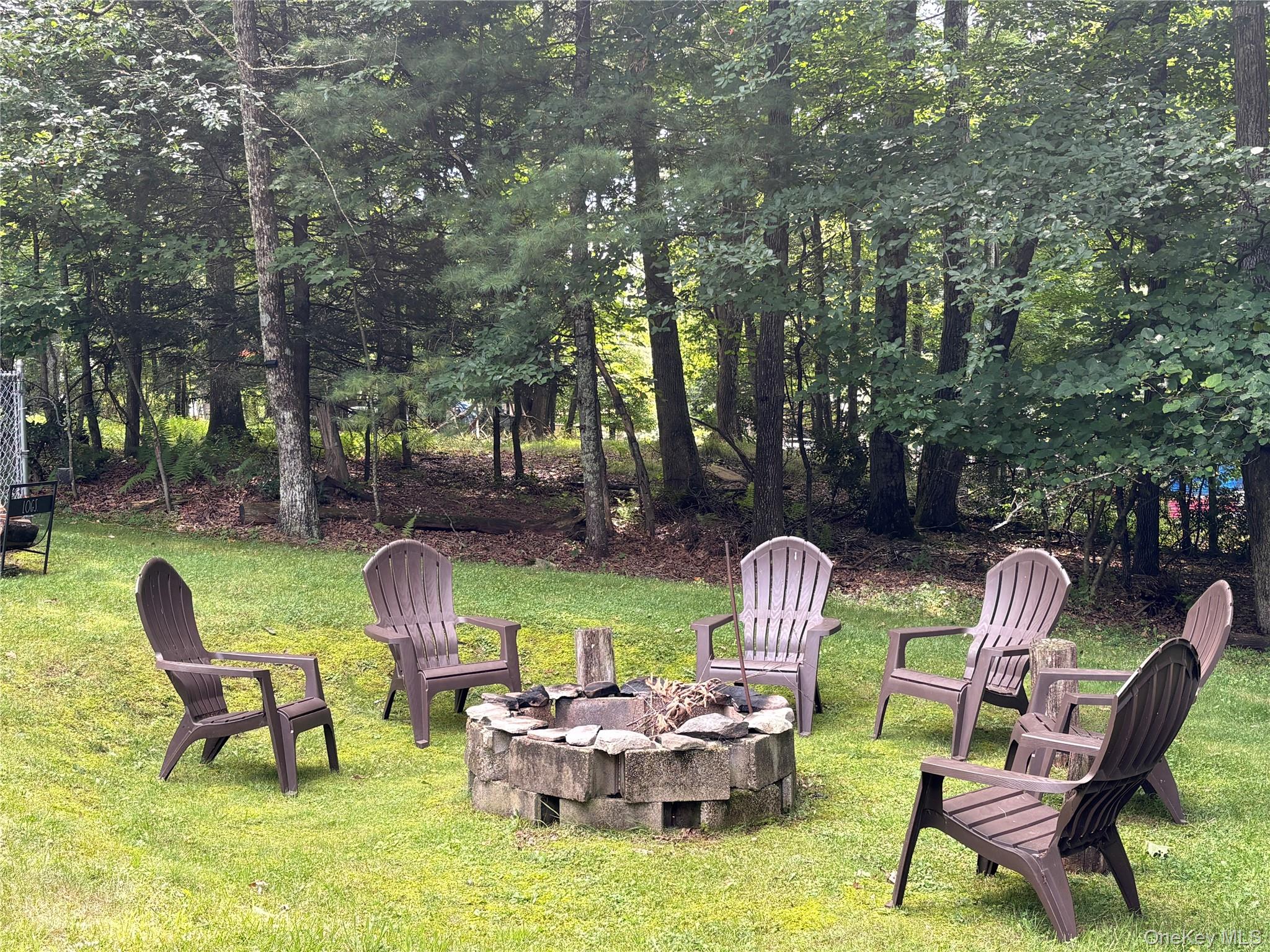 1 Walnut Trail W – For Sale photo 20