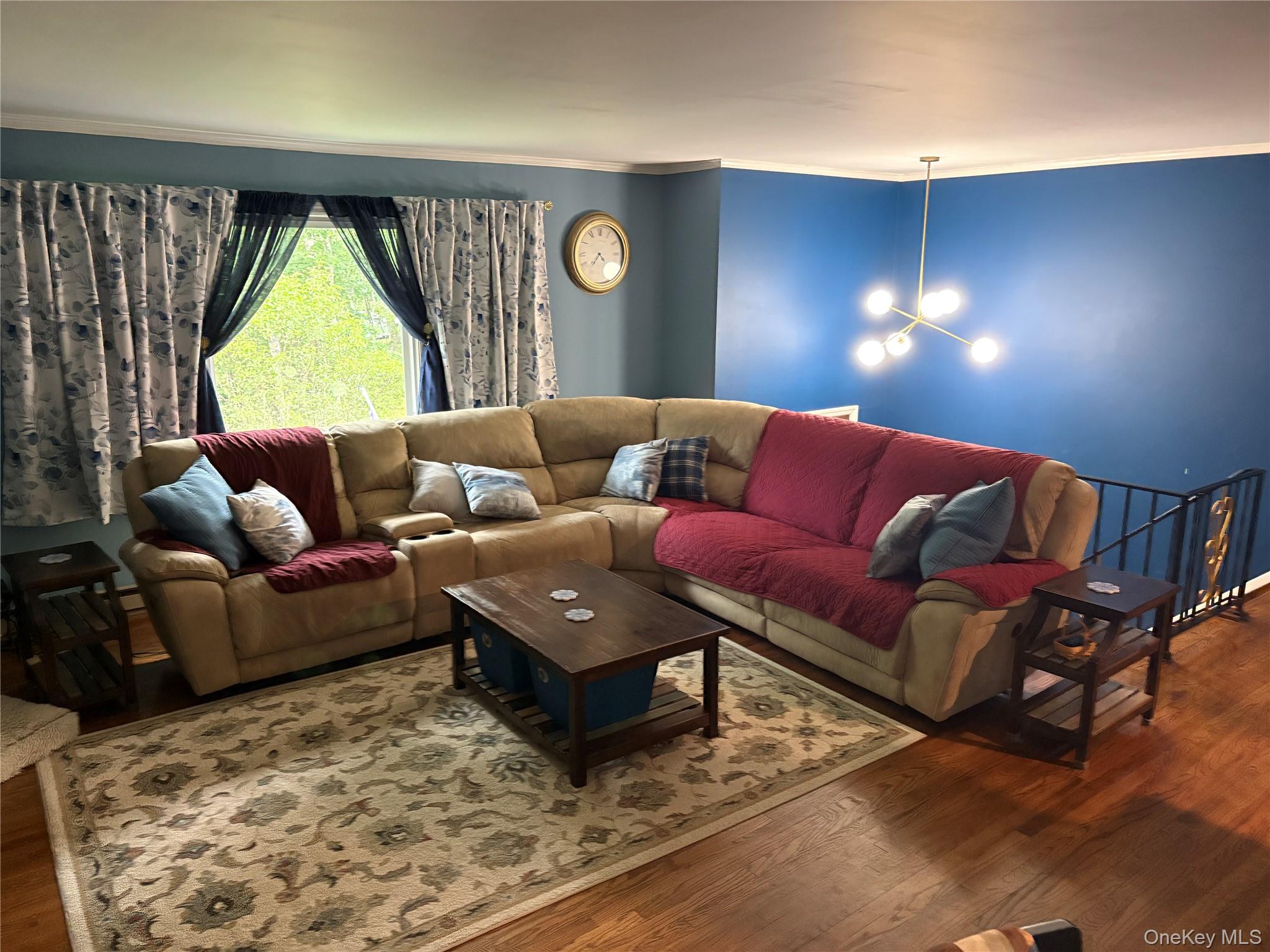 1 Walnut Trail W – For Sale photo 6