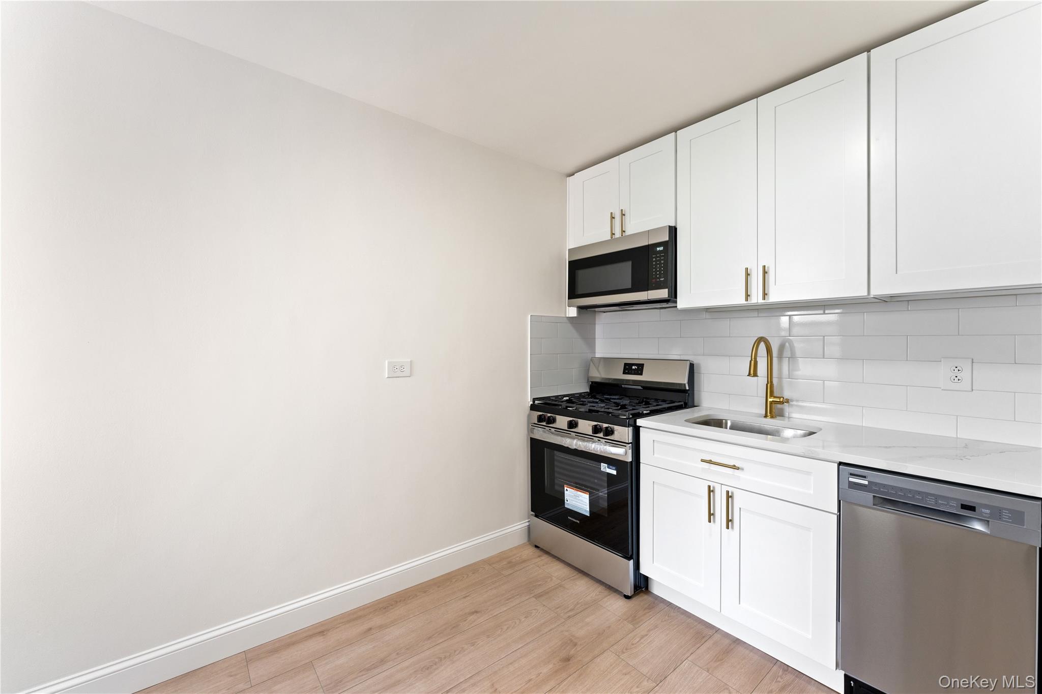 5645 Netherland Ave, Unit 6B photo 8