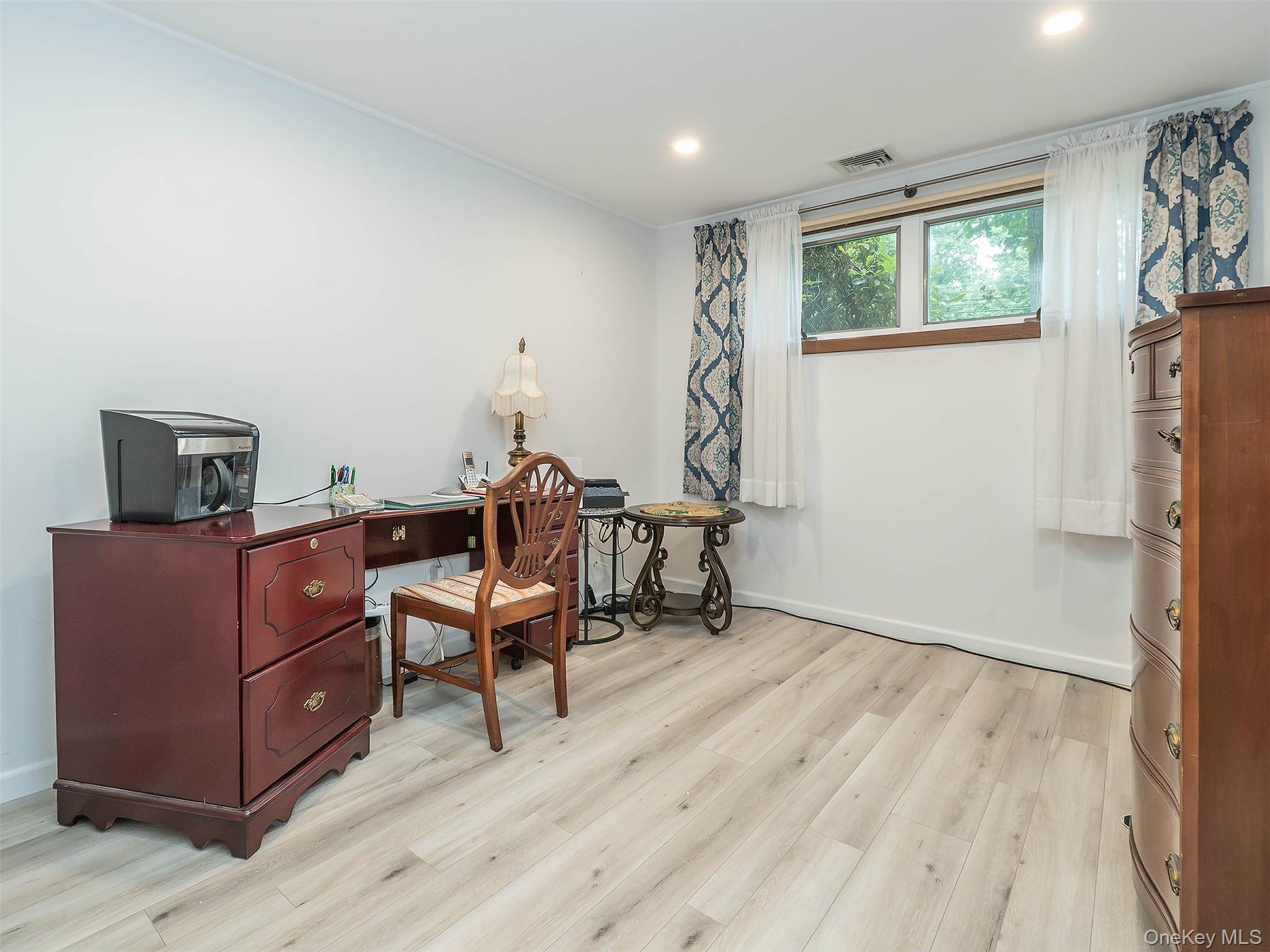 7 Appletree Lane – For Rent photo 19
