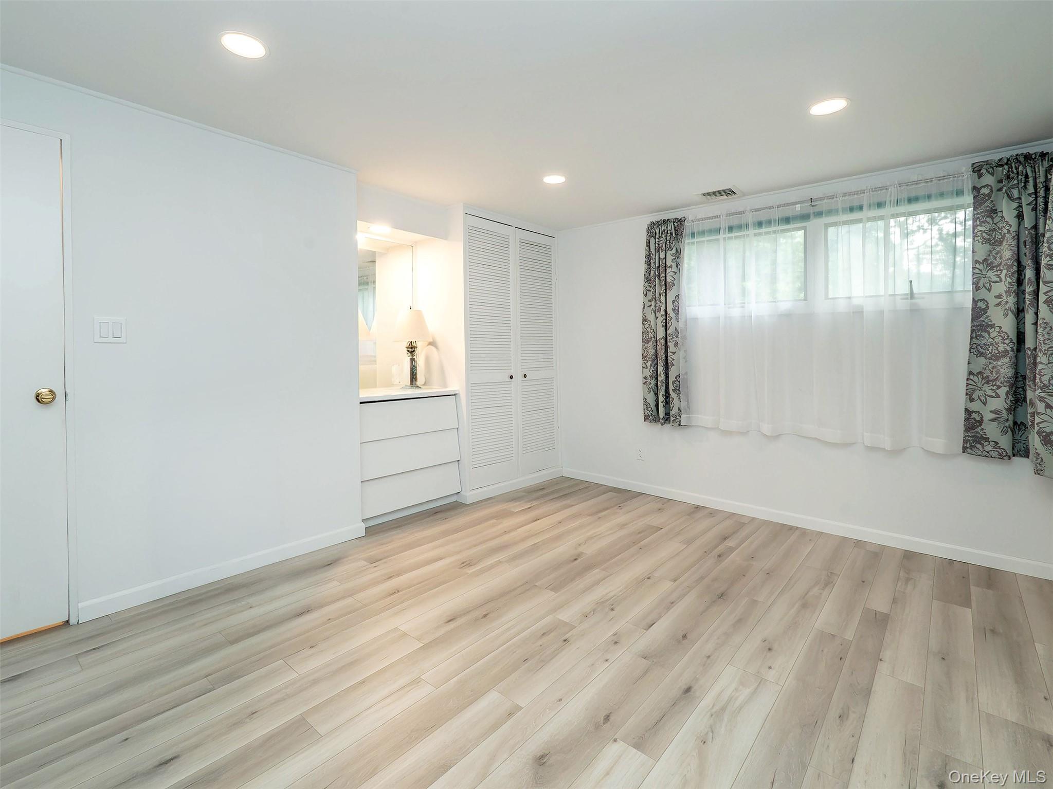 7 Appletree Lane – For Rent photo 22