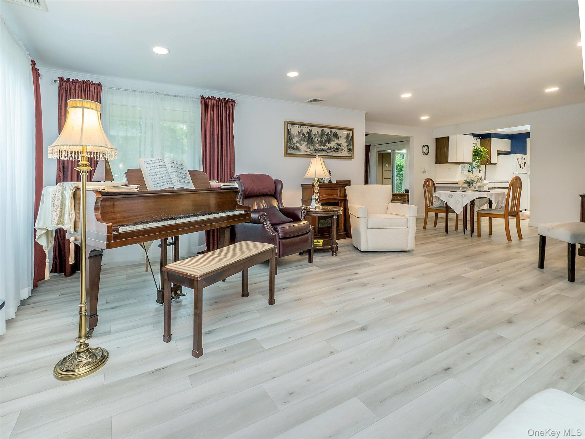 7 Appletree Lane – For Rent photo 11