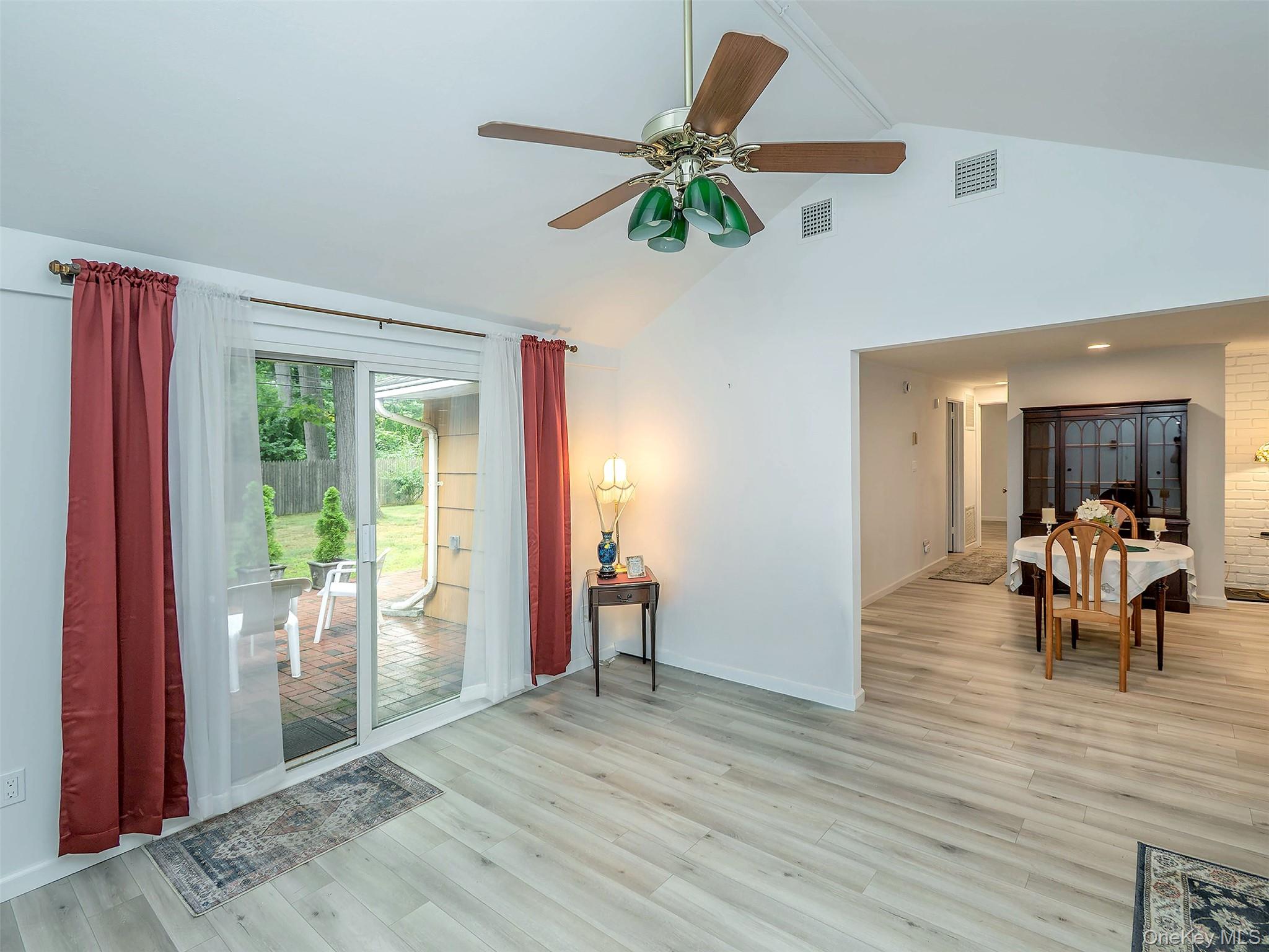 7 Appletree Lane – For Rent photo 7