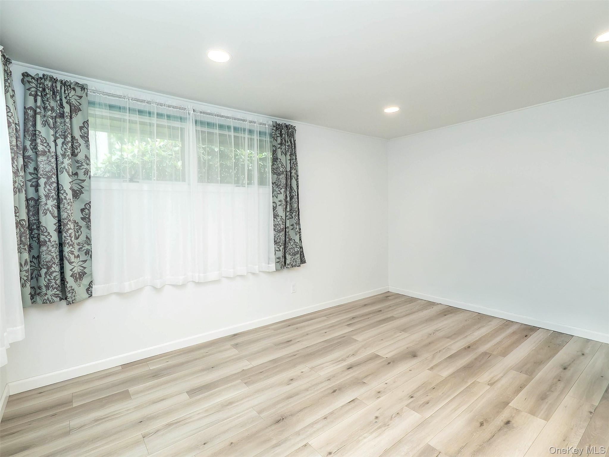 7 Appletree Lane – For Rent photo 24