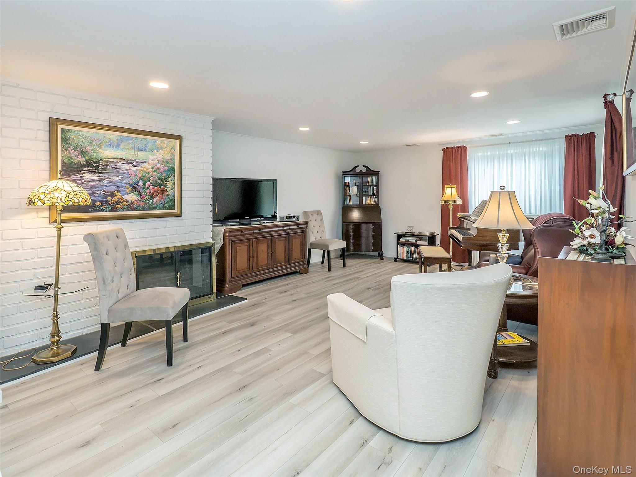 7 Appletree Lane – For Rent photo 9