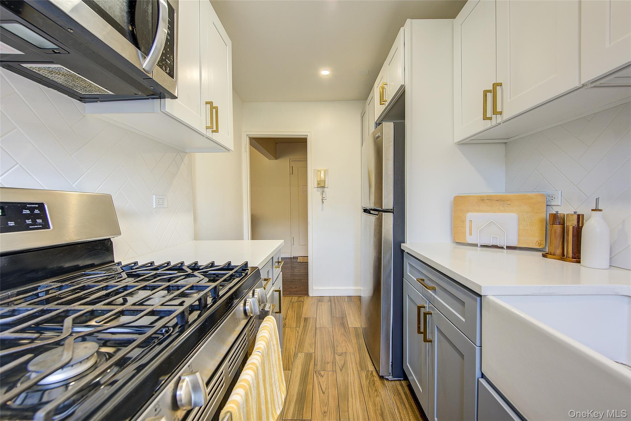 144-60 Gravett Road, Unit 4J photo 23