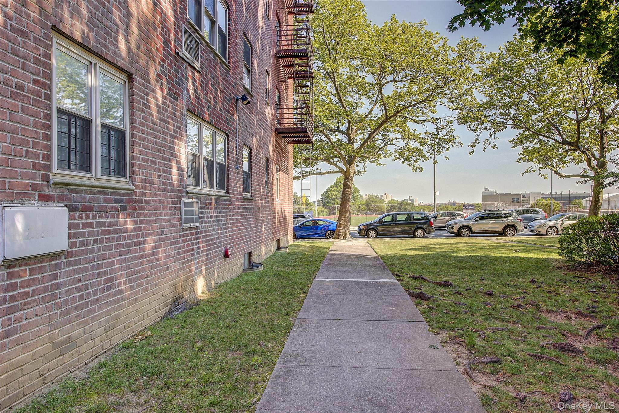 144-60 Gravett Road, Unit 4J photo 36