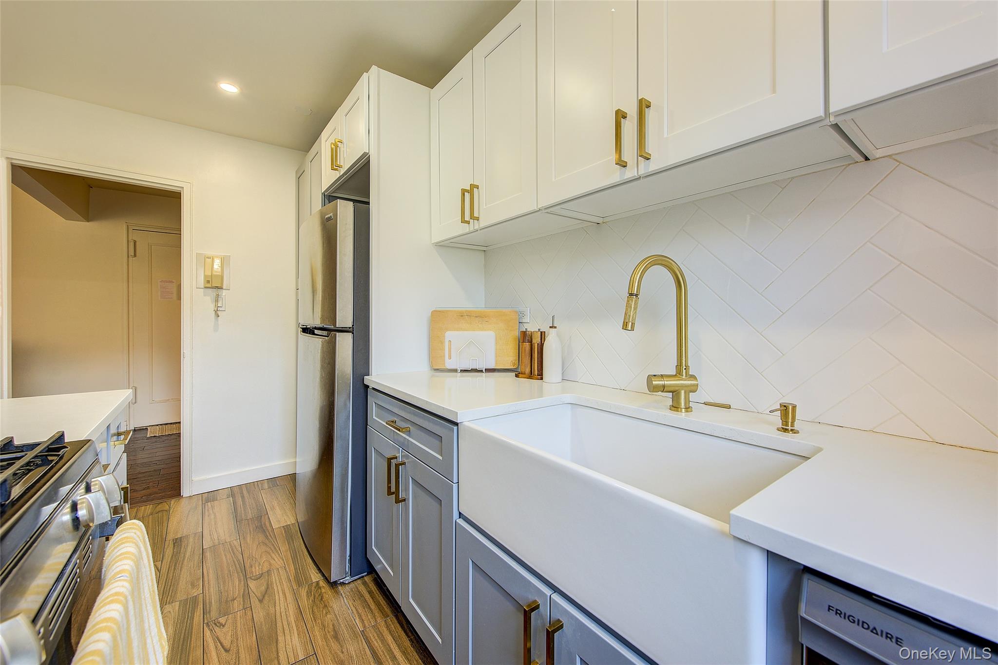 144-60 Gravett Road, Unit 4J photo 24