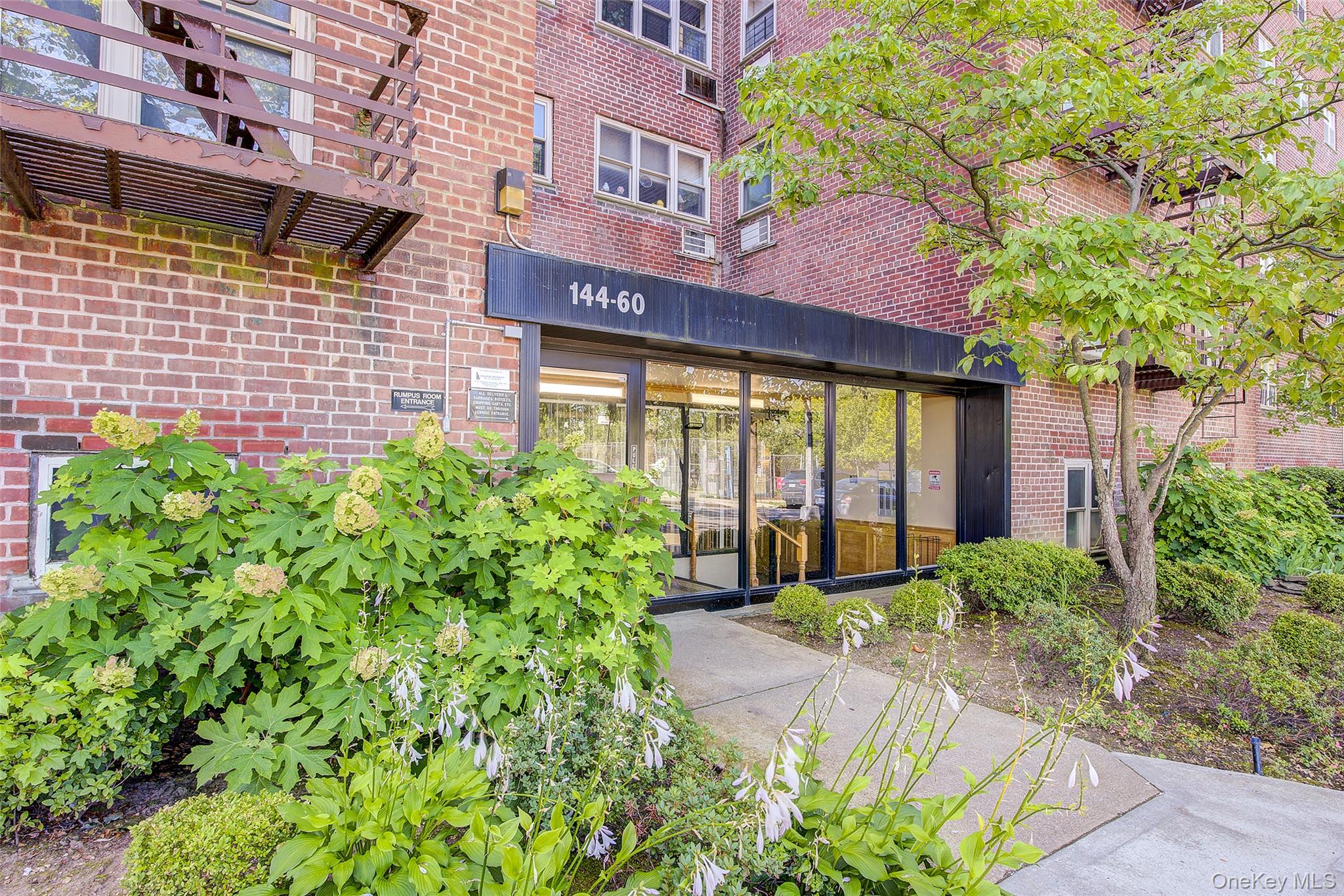 144-60 Gravett Road, Unit 4J photo 2