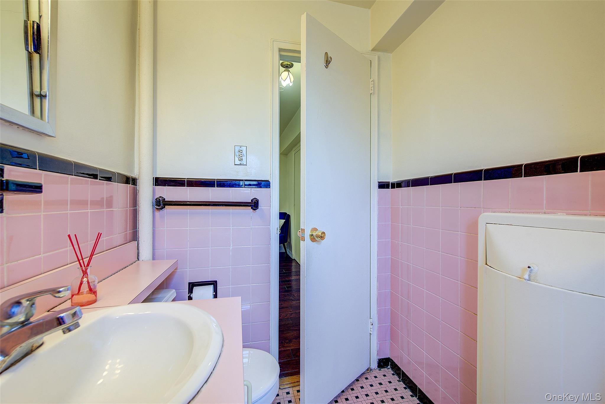 144-60 Gravett Road, Unit 4J photo 26
