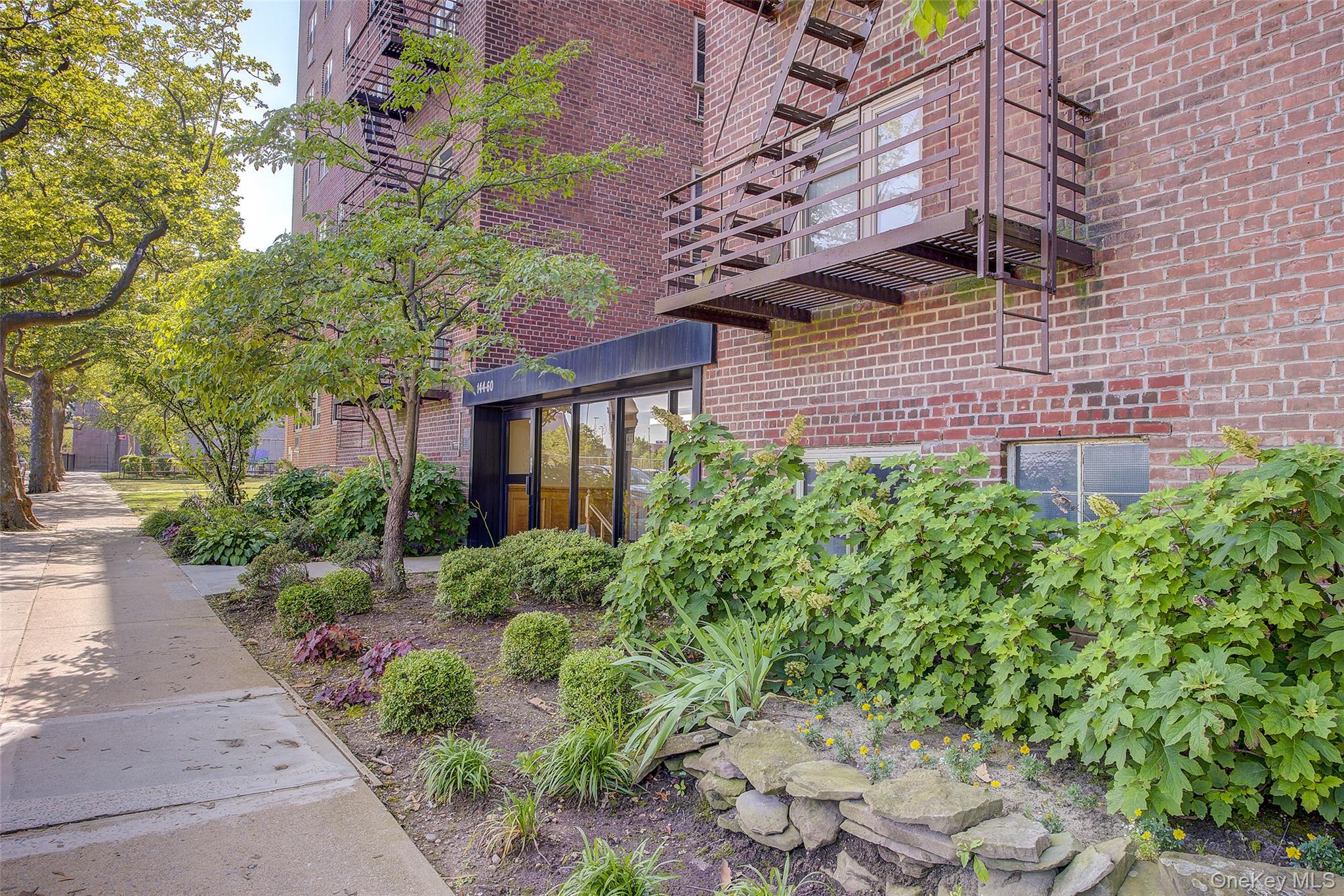 144-60 Gravett Road, Unit 4J photo 3