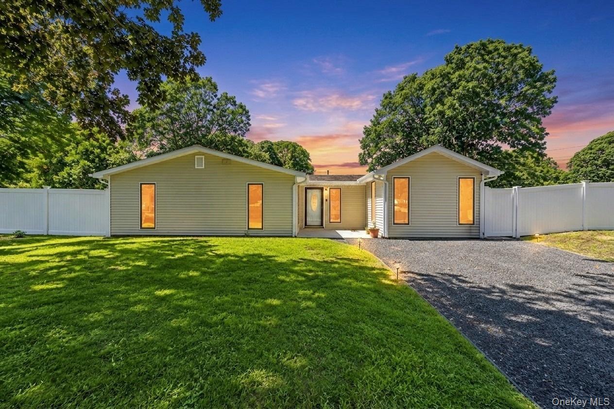10 Helene Drive – For Sale