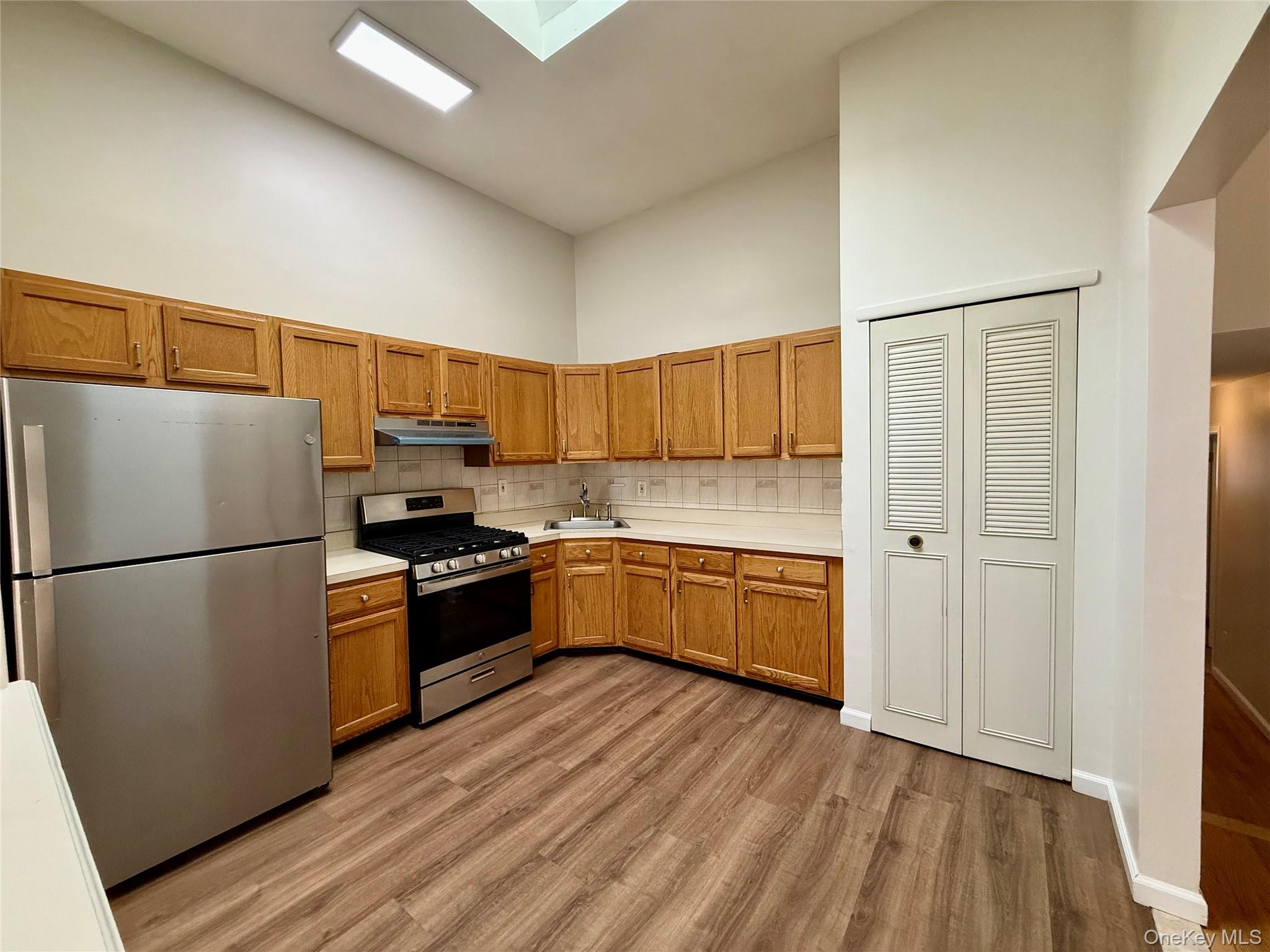 995 Jennings Street, Unit 2 photo 3