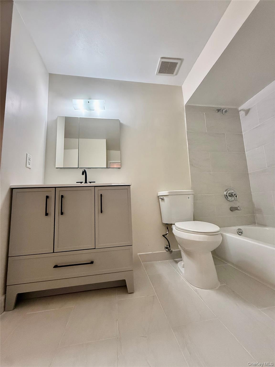 995 Jennings Street, Unit 2 photo 8