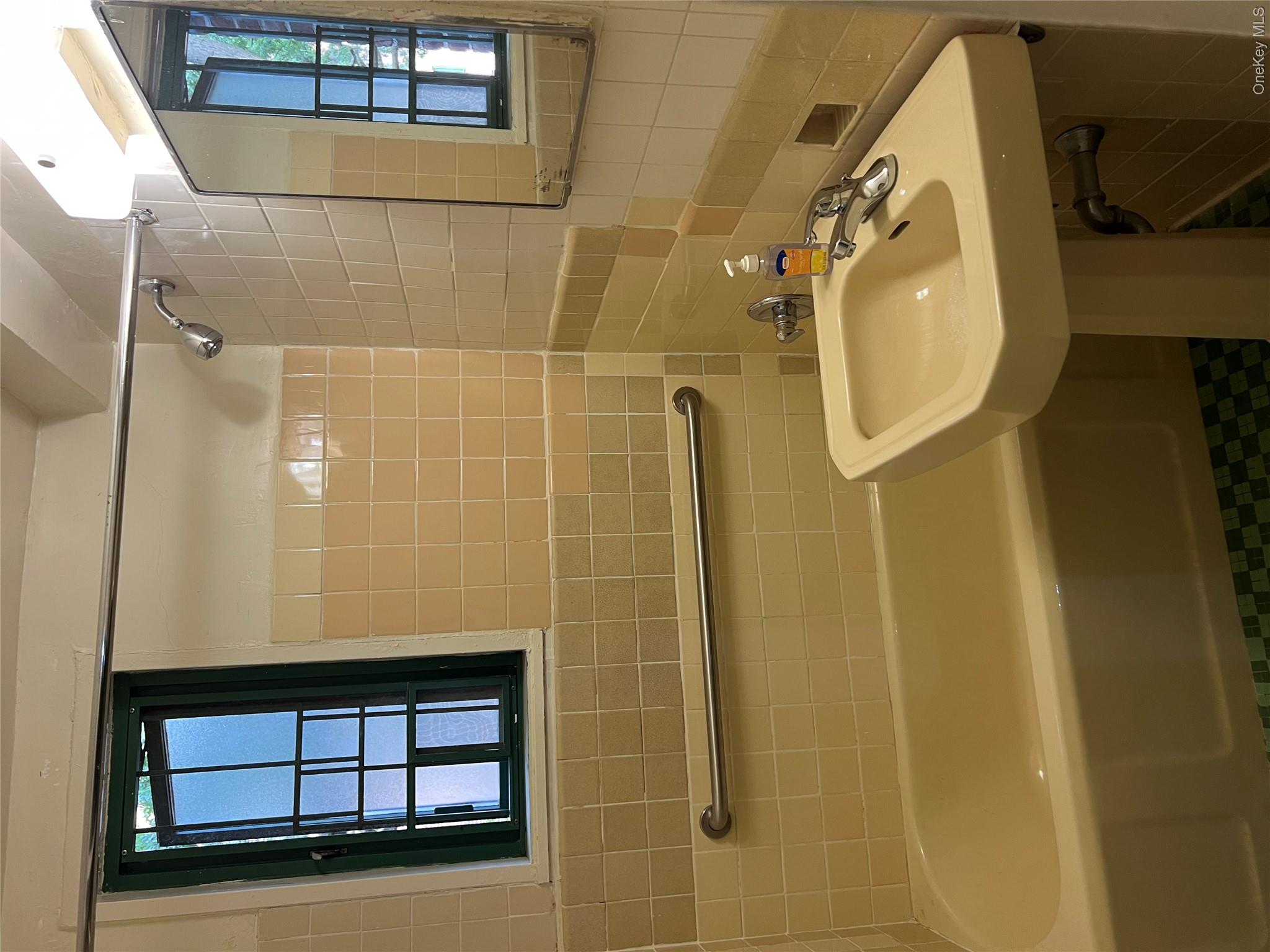 1569 Metropolitan Avenue, Unit 5C photo 6